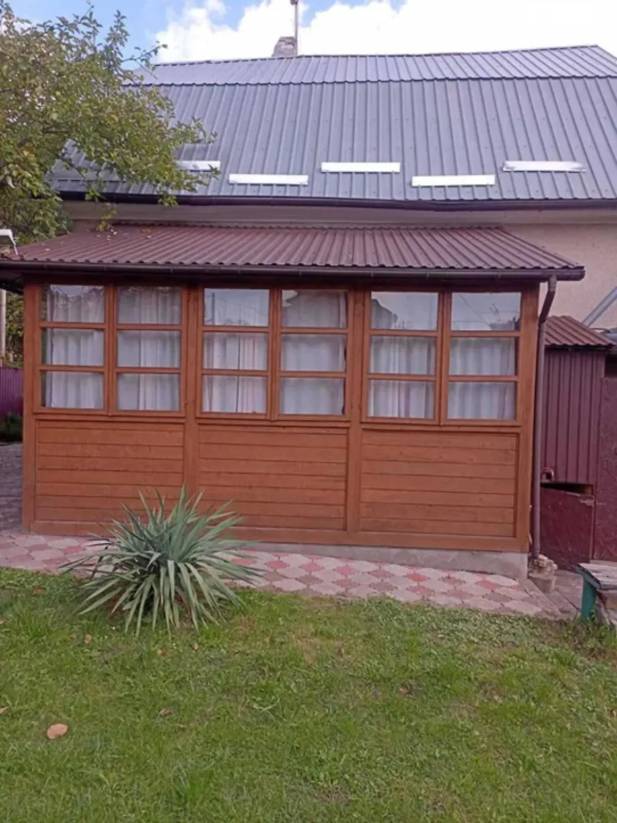 Продается дом на 2 этажа 53 кв. м с садом, цена: 53000 $ - фото 1