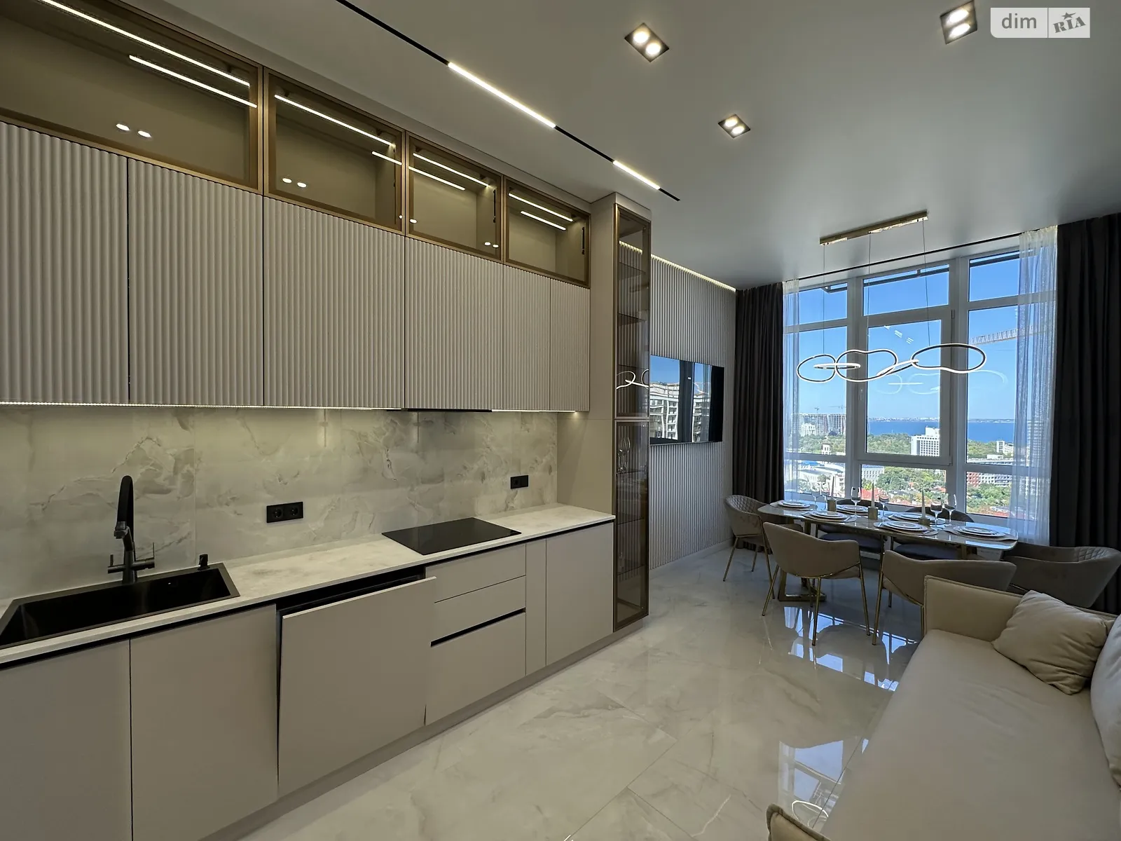 Продается 2-комнатная квартира 80 кв. м в Одессе, пер. Курортный, 2 - фото 1