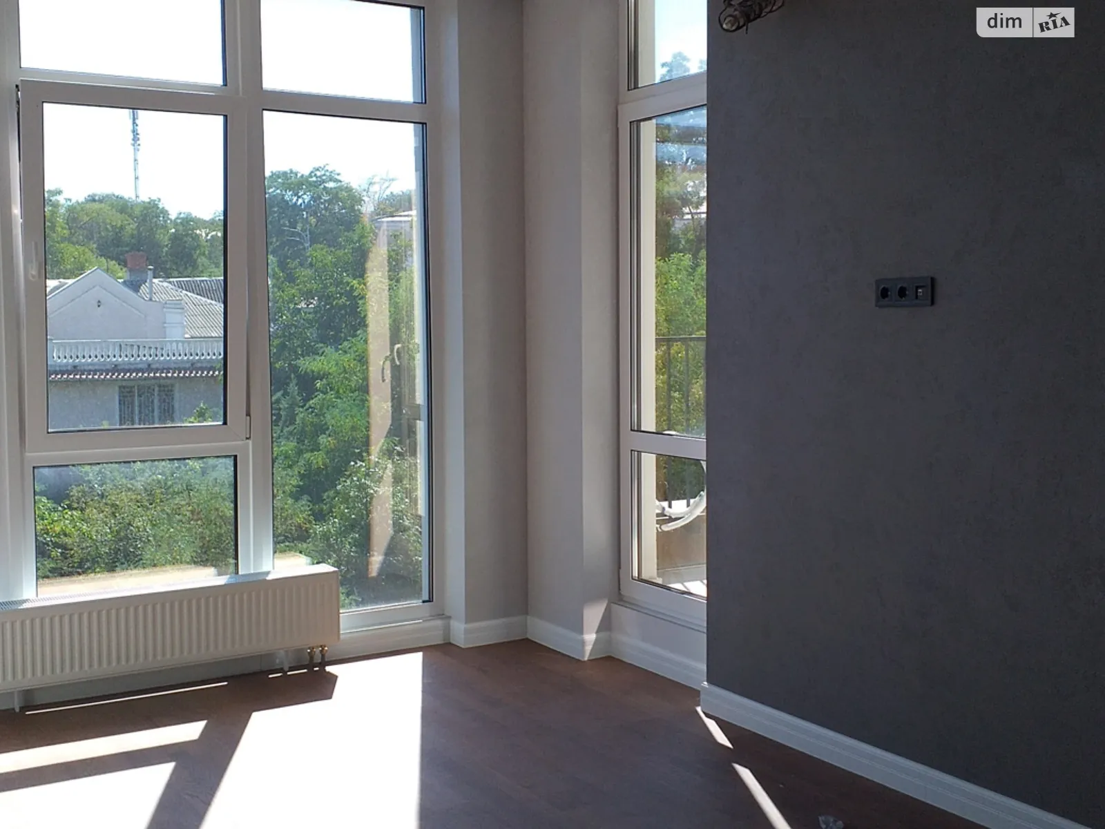 Продается 1-комнатная квартира 46.4 кв. м в Одессе, ул. Приморская, 47 - фото 1