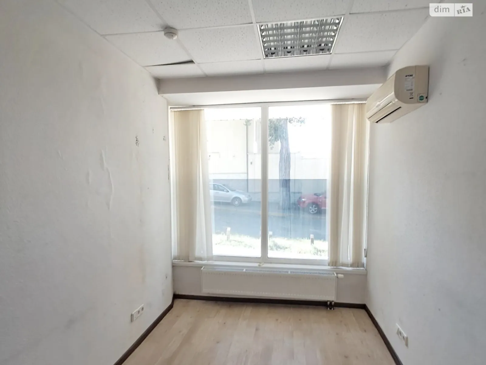 Сдается в аренду офис 10.4 кв. м в бизнес-центре, цена: 4500 грн - фото 1