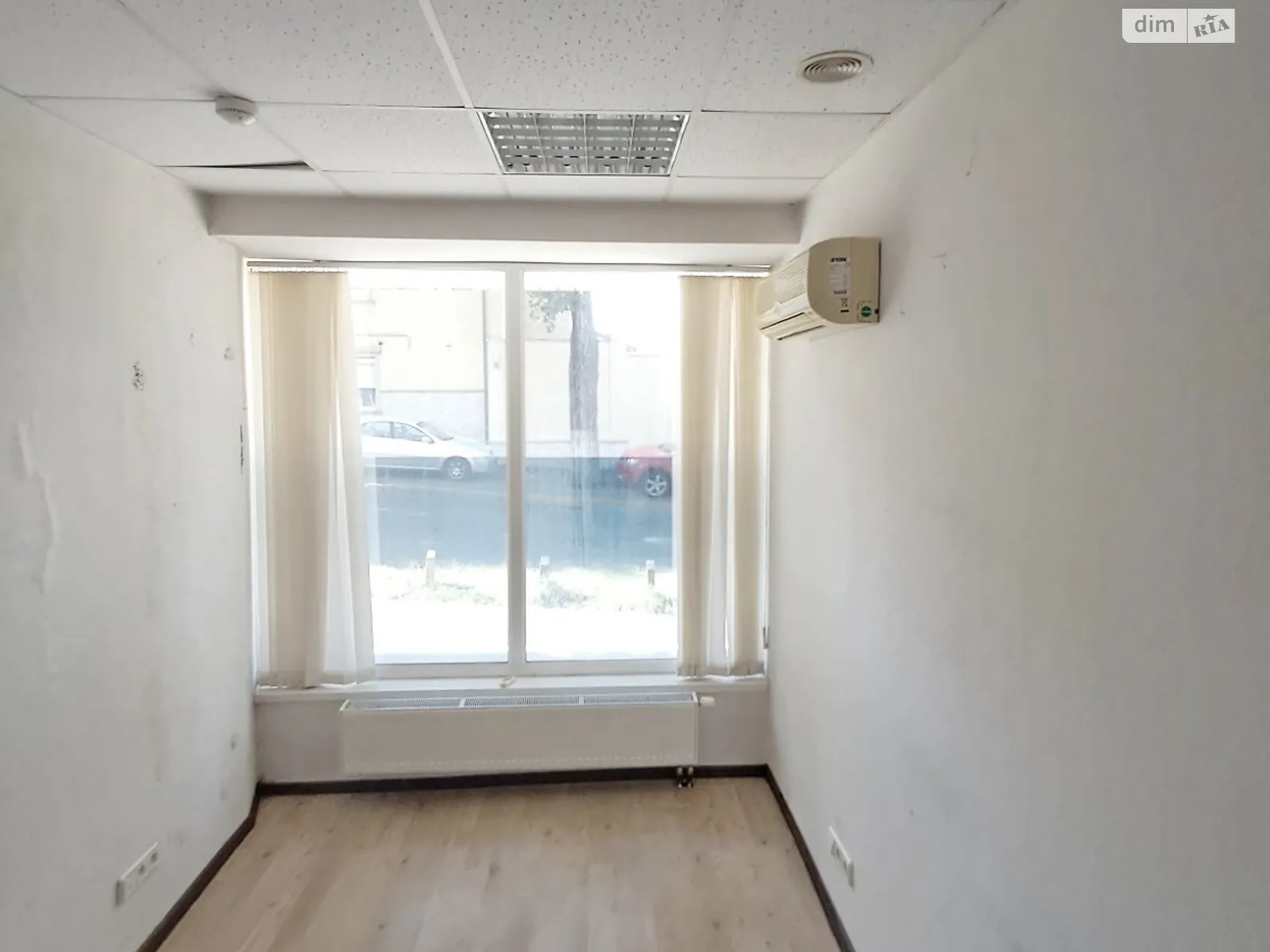 Сдается в аренду офис 10.4 кв. м в бизнес-центре, цена: 4500 грн - фото 1