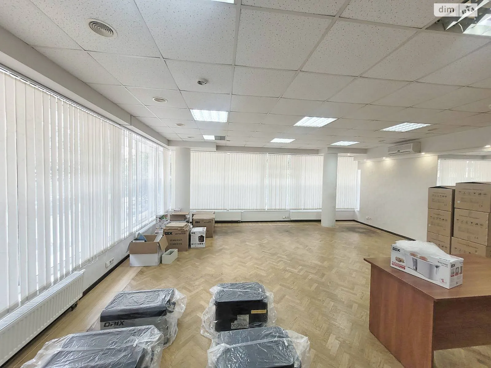 Сдается в аренду офис 61.6 кв. м в бизнес-центре, цена: 15070 грн - фото 1