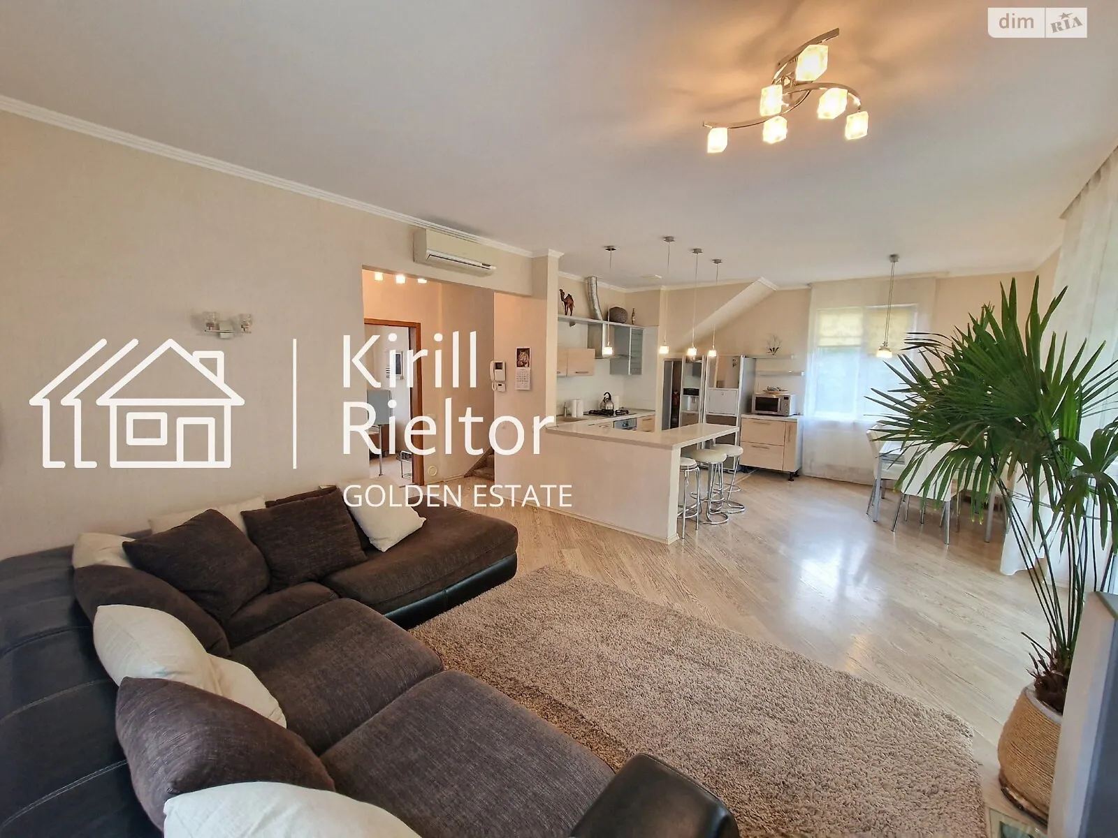 Сдается в аренду дом на 2 этажа 135 кв. м с балконом, цена: 1500 $ - фото 1