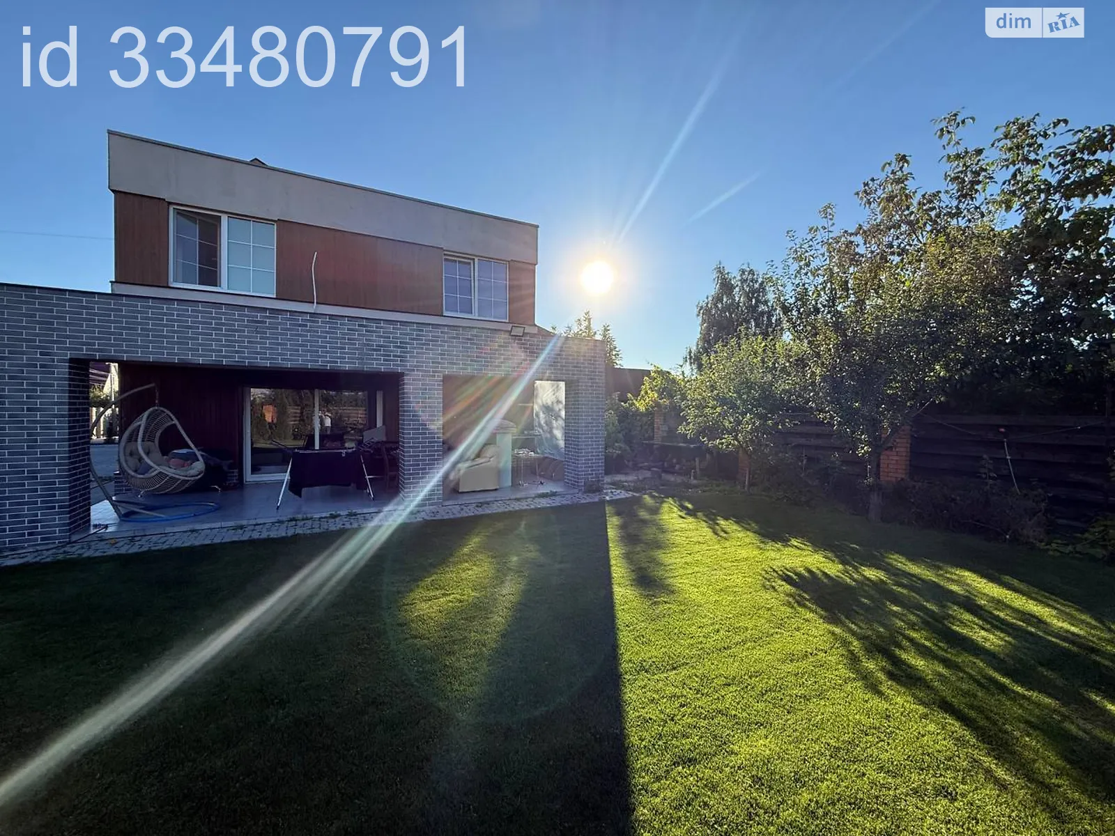 Продается дом на 2 этажа 185 кв. м с садом, цена: 200000 $ - фото 1