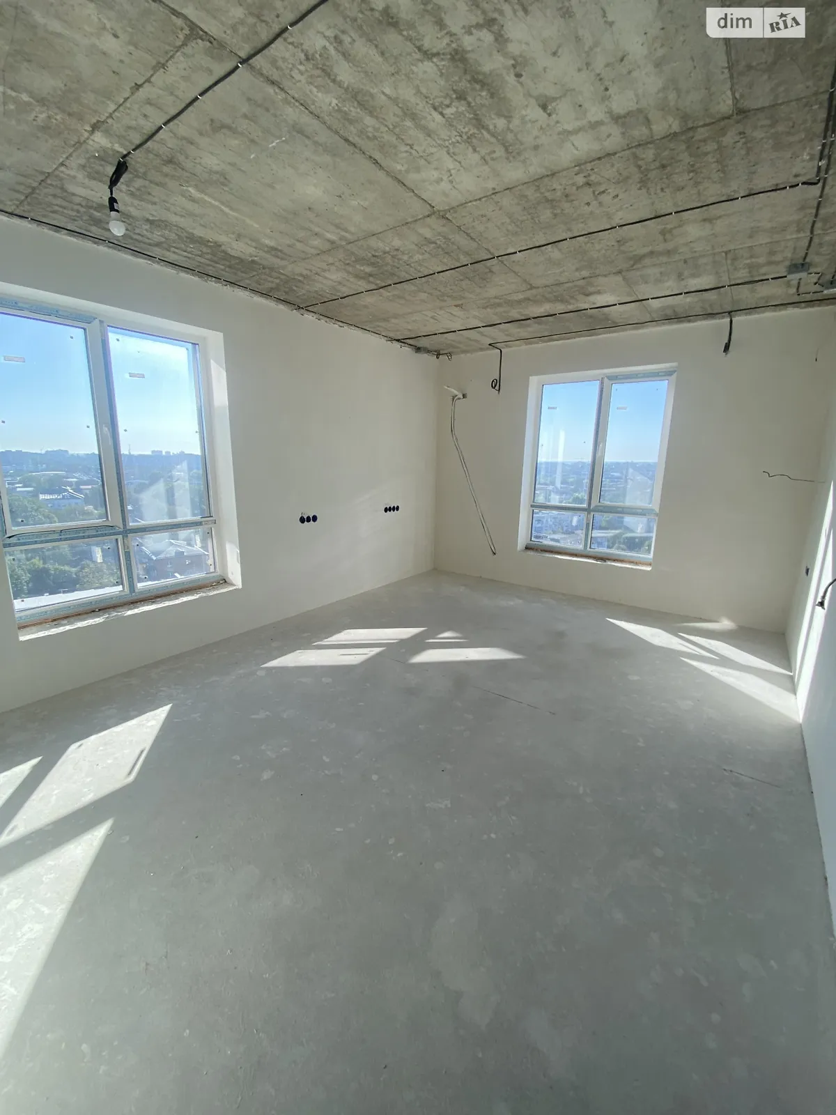 Продается 1-комнатная квартира 65 кв. м в Житомире, ул. Домбровского - фото 1