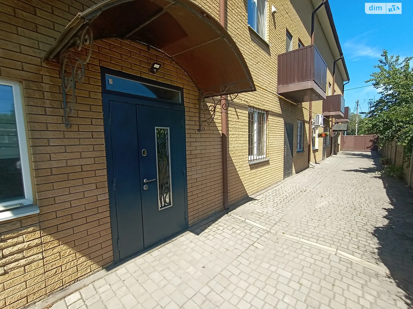 Продается 2-комнатная квартира 45 кв. м в Слобожанском, ул. Василия Сухомлинского, 21 - фото 1