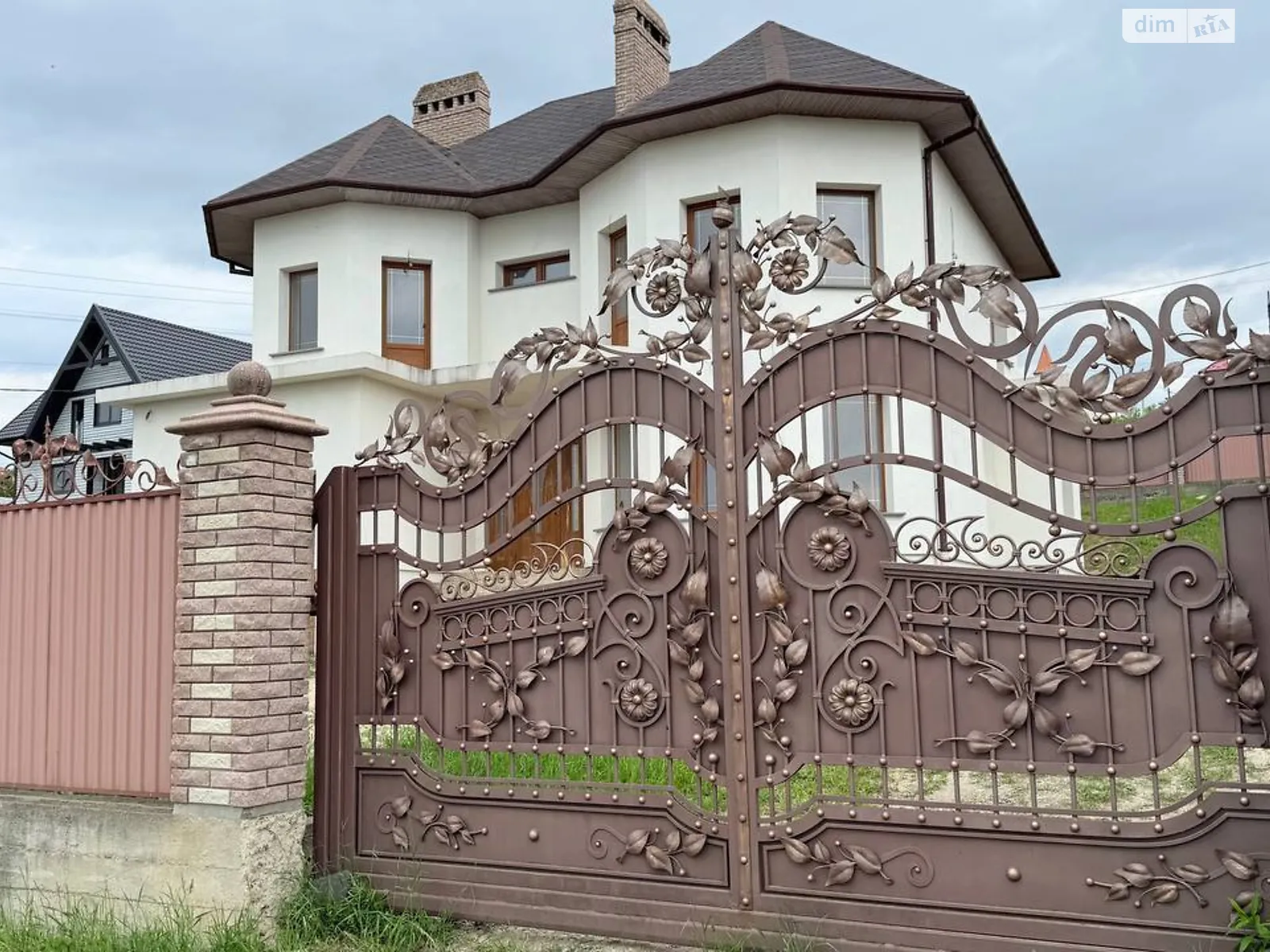 Продається будинок 2 поверховий 228 кв. м з садом, цена: 205000 $ - фото 1