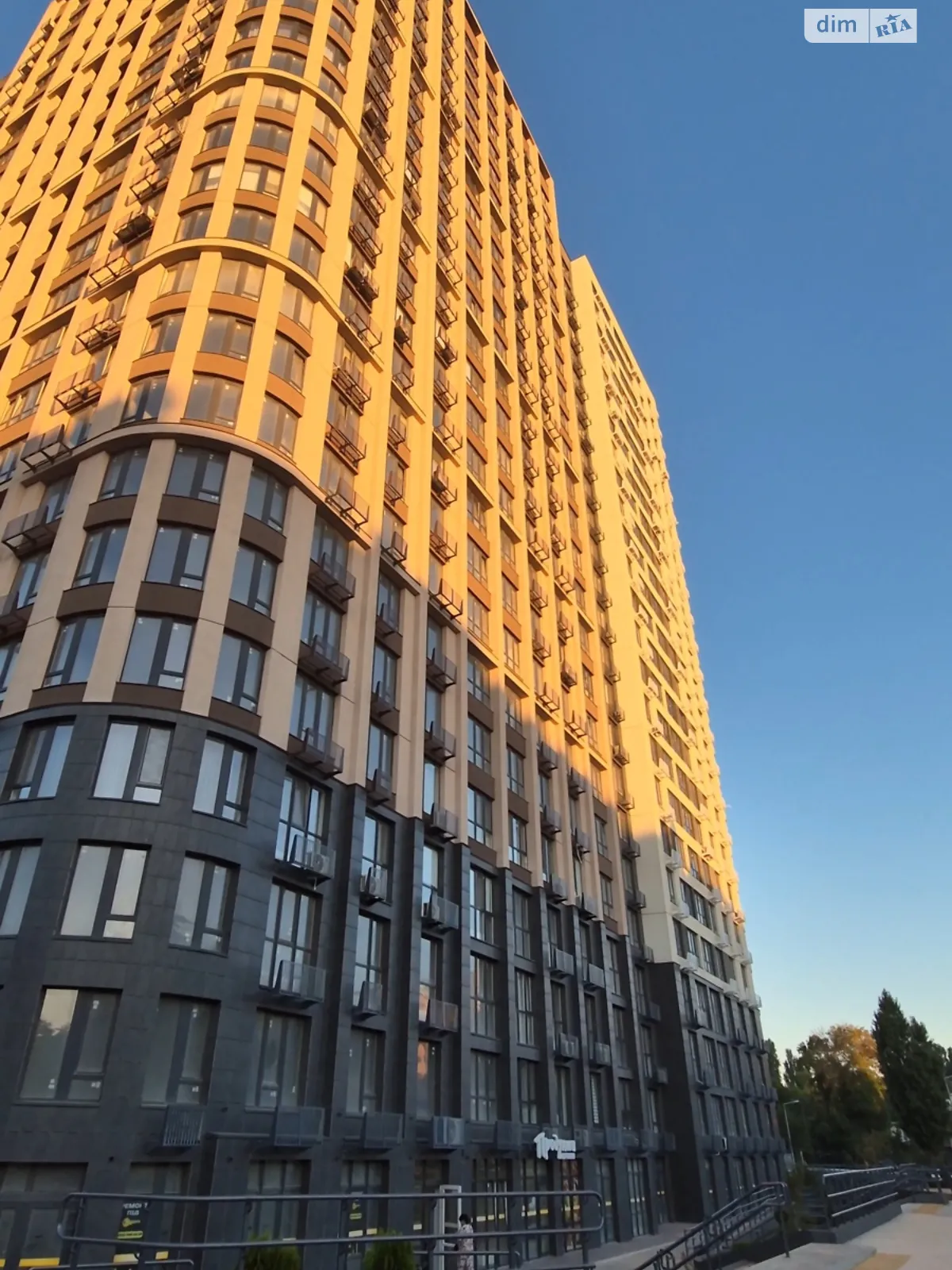 Продается 1-комнатная квартира 45.6 кв. м в Одессе, ул. Ивана Франко, 40 корпус 1 - фото 1