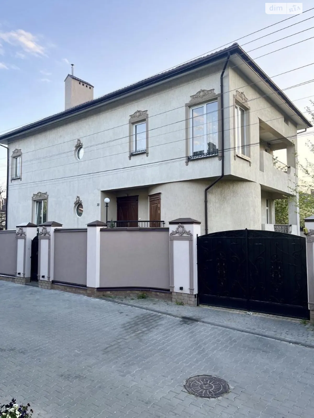 Продается дом на 2 этажа 370 кв. м с террасой, цена: 350000 $ - фото 1