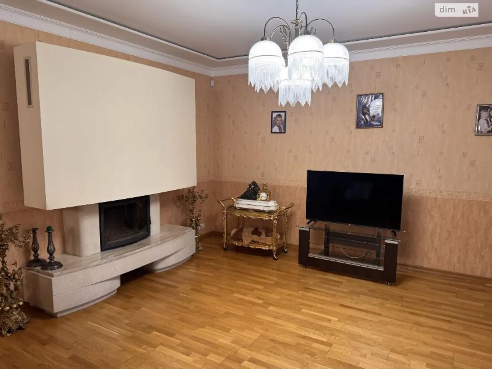 Продается дом на 2 этажа 375 кв. м с гаражом, цена: 875000 $ - фото 1