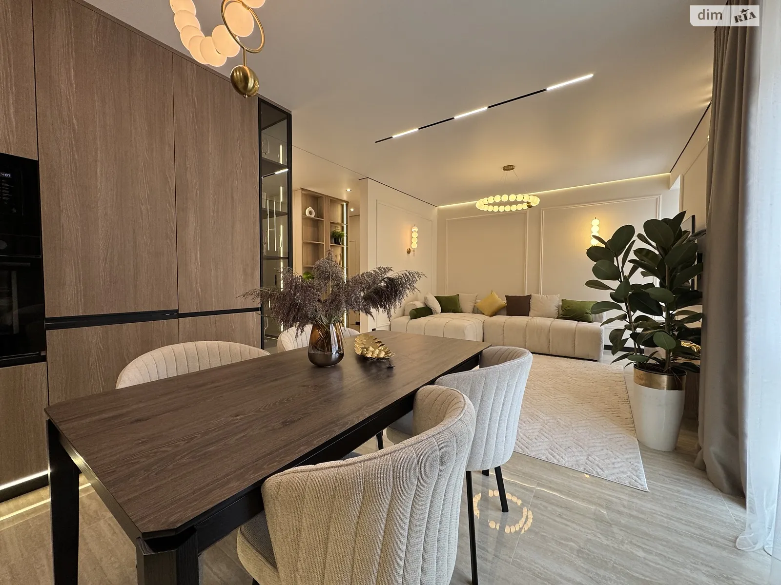 Продается 3-комнатная квартира 92.3 кв. м в Ивано-Франковске, ул. Гетьмана Ивана Мазепы, 164 корпус 9 - фото 1