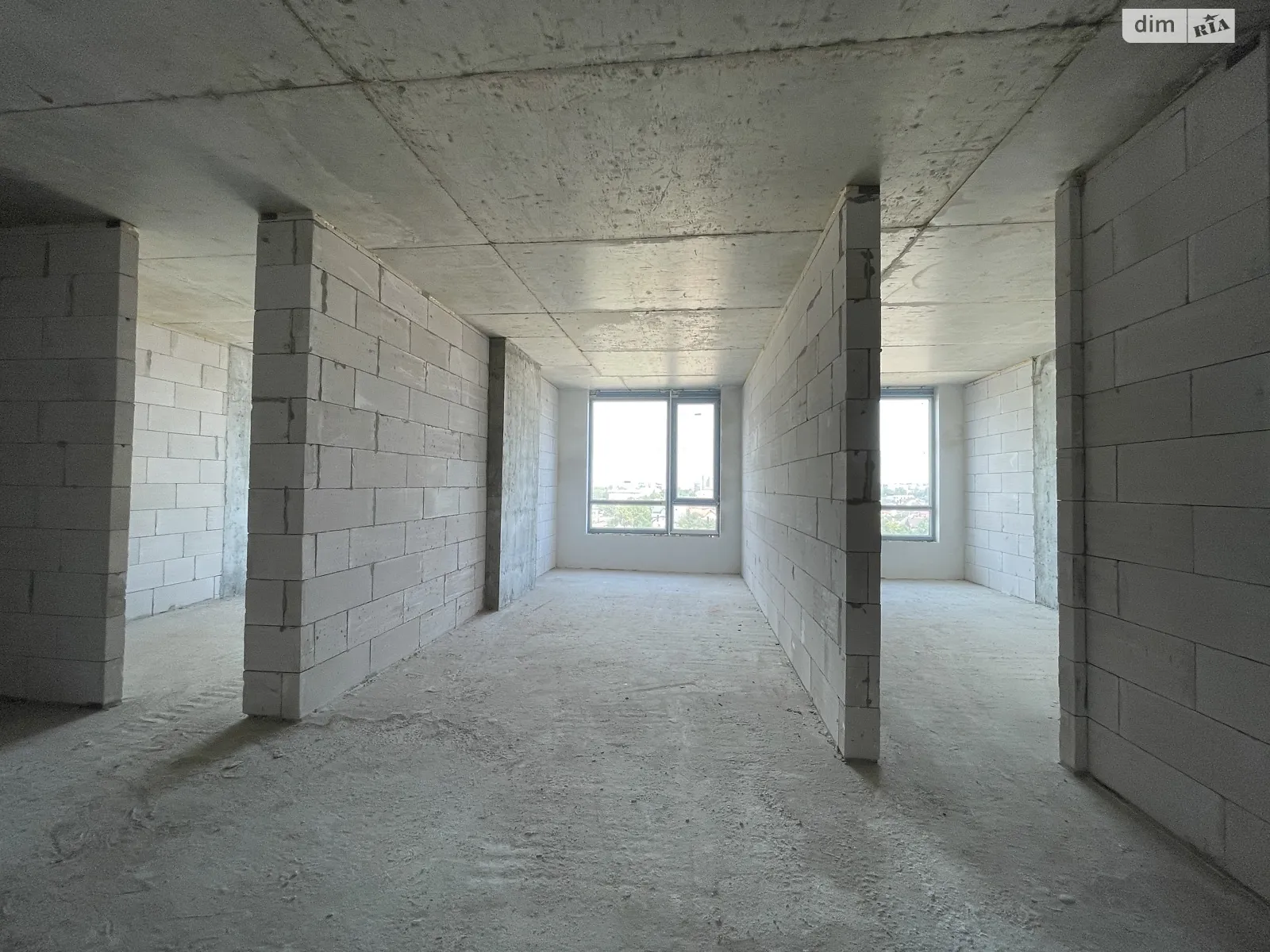 Продается 2-комнатная квартира 64 кв. м в Ивано-Франковске, ул. Левицкого Романа - фото 1