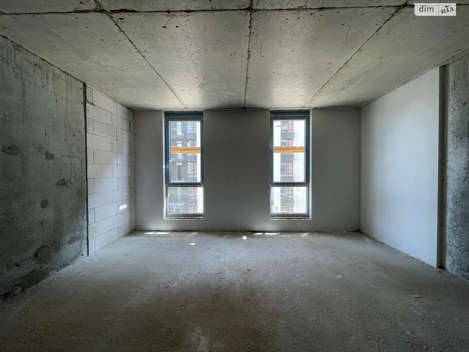 Продается 1-комнатная квартира 40 кв. м в Ивано-Франковске, ул. Левицкого Романа - фото 1