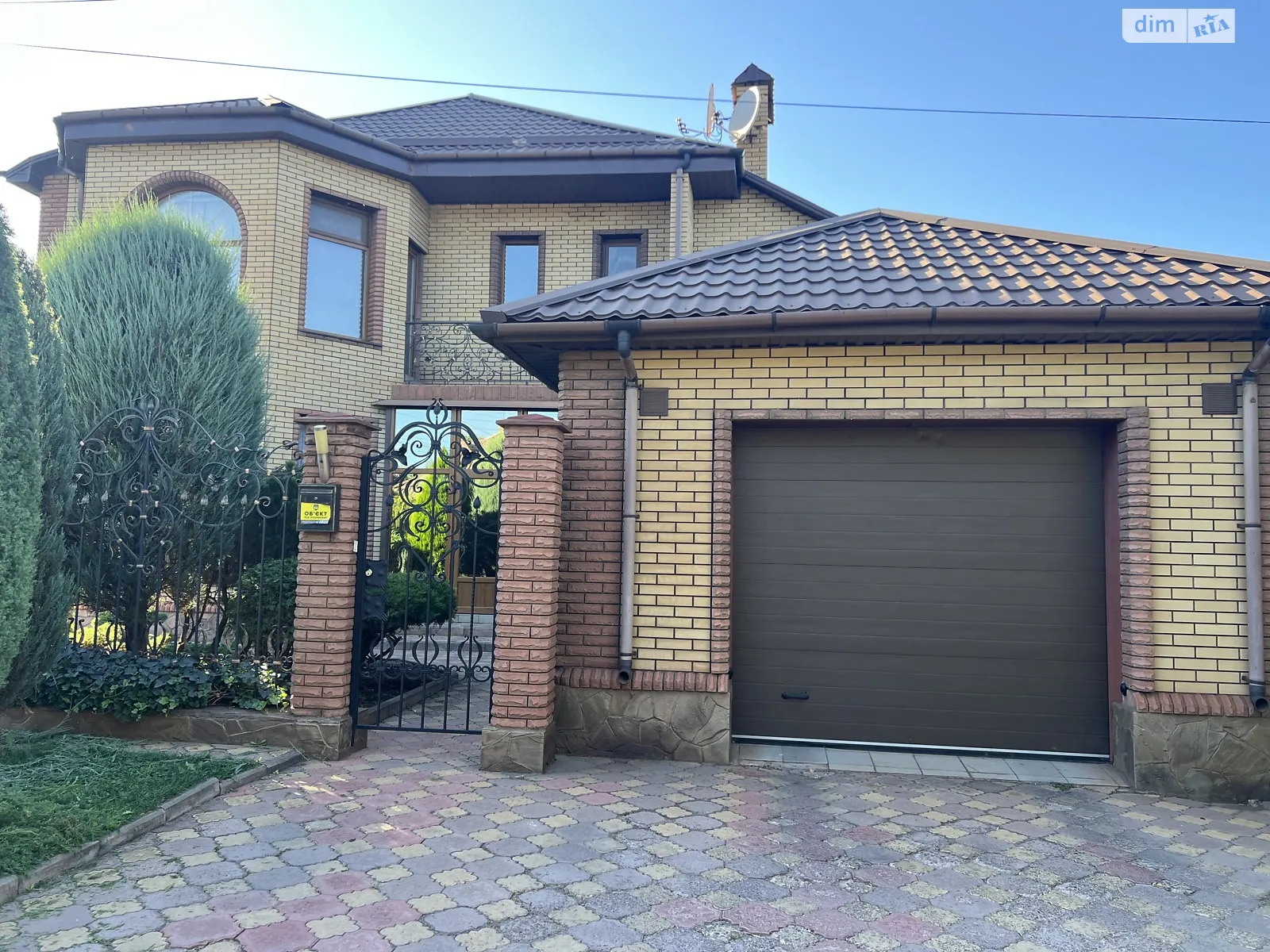 Продается дом на 2 этажа 260 кв. м с мебелью, цена: 255000 $ - фото 1