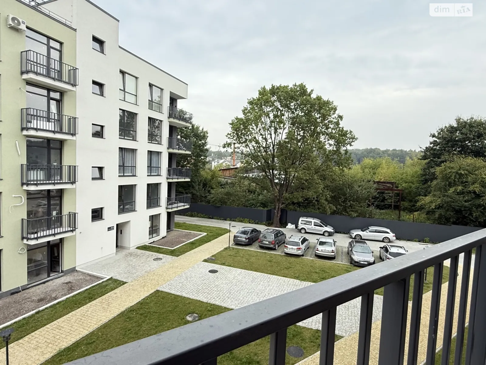 Продается 1-комнатная квартира 40 кв. м в Брюховичах, ул. Независимости, 19 - фото 1