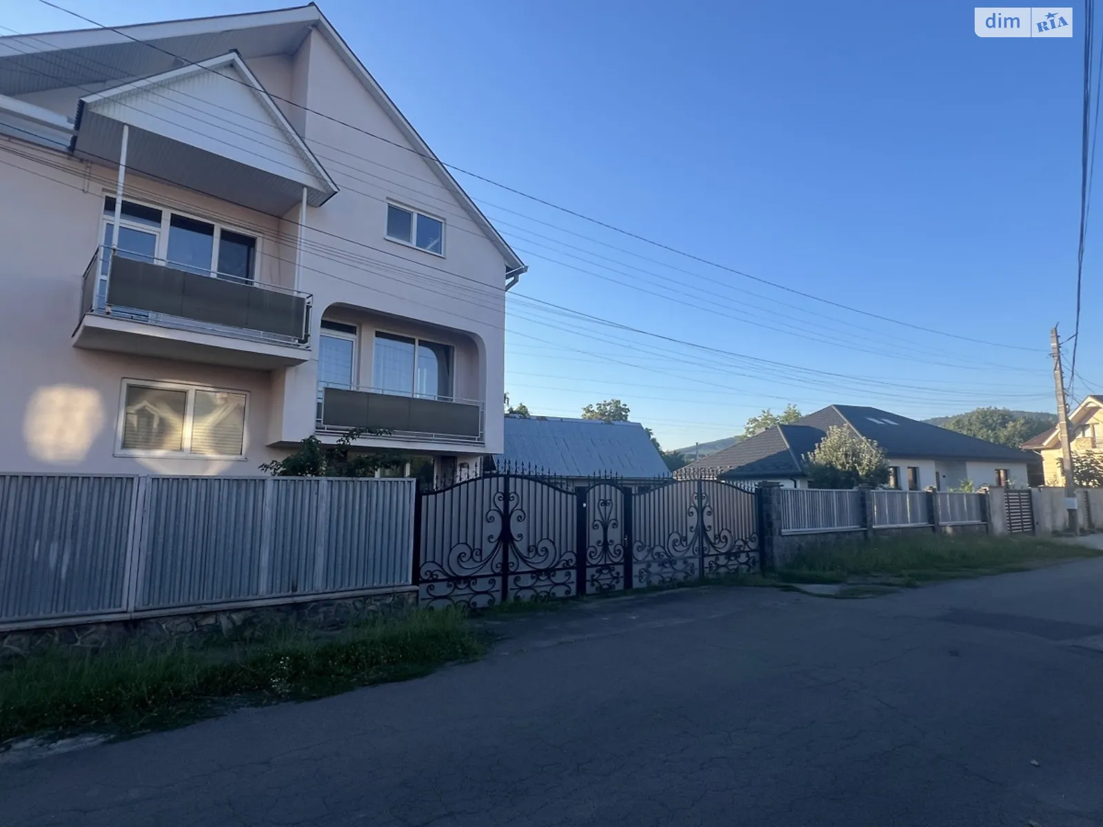 Продается дом на 2 этажа 413 кв. м с участком, цена: 163500 $ - фото 1
