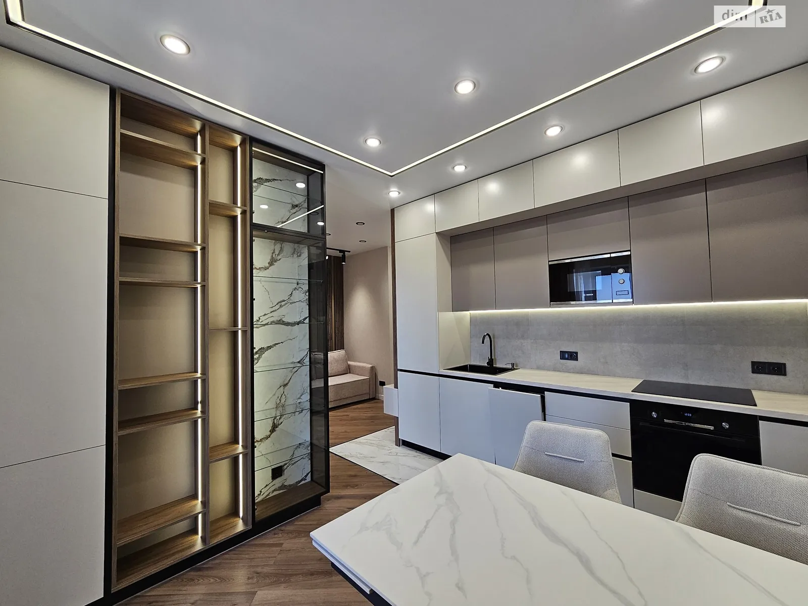 Продается 1-комнатная квартира 43 кв. м в Одессе, ул. Краснова - фото 1