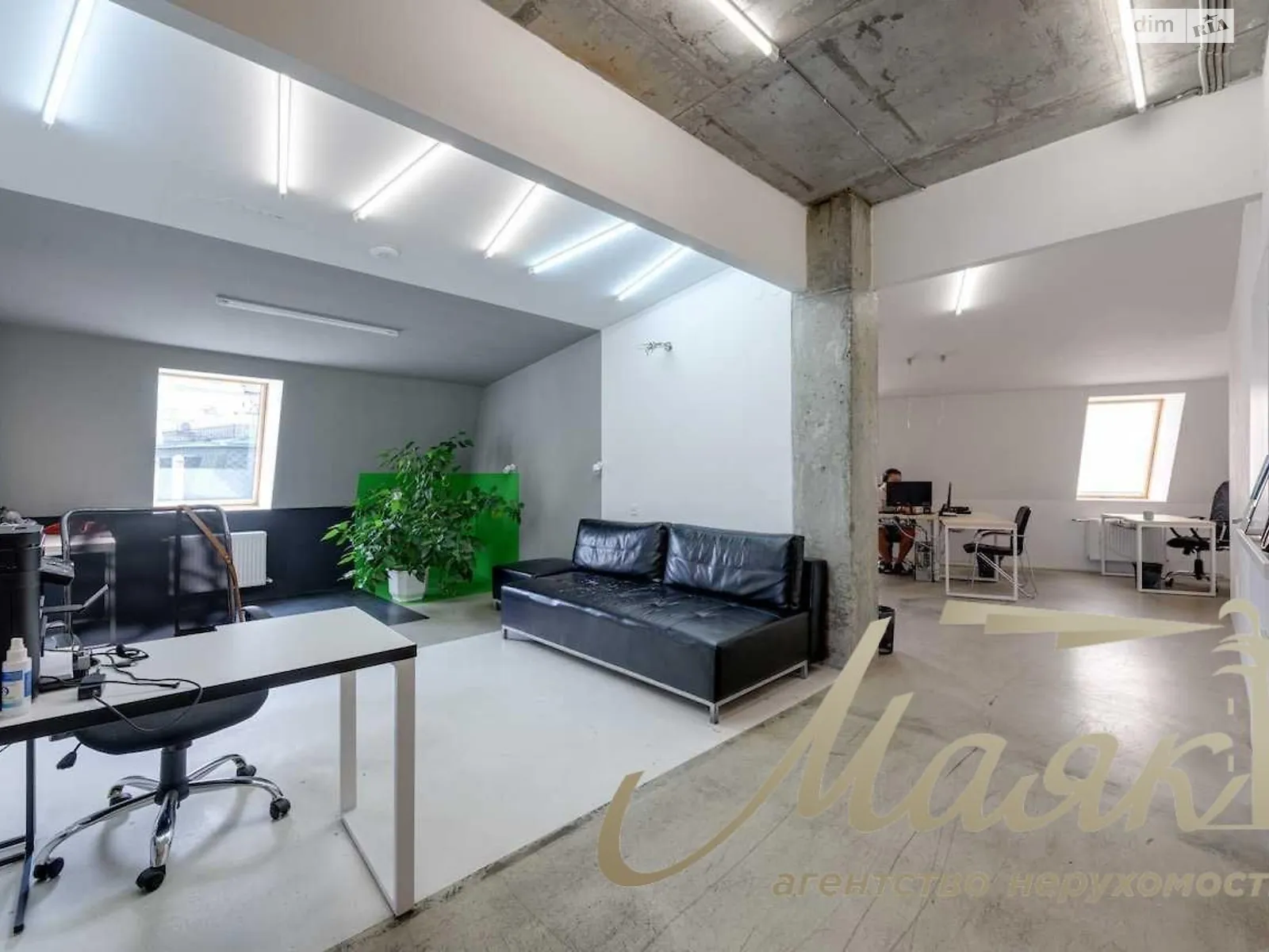 Сдается в аренду офис 650 кв. м в бизнес-центре, цена: 11000 $ - фото 1