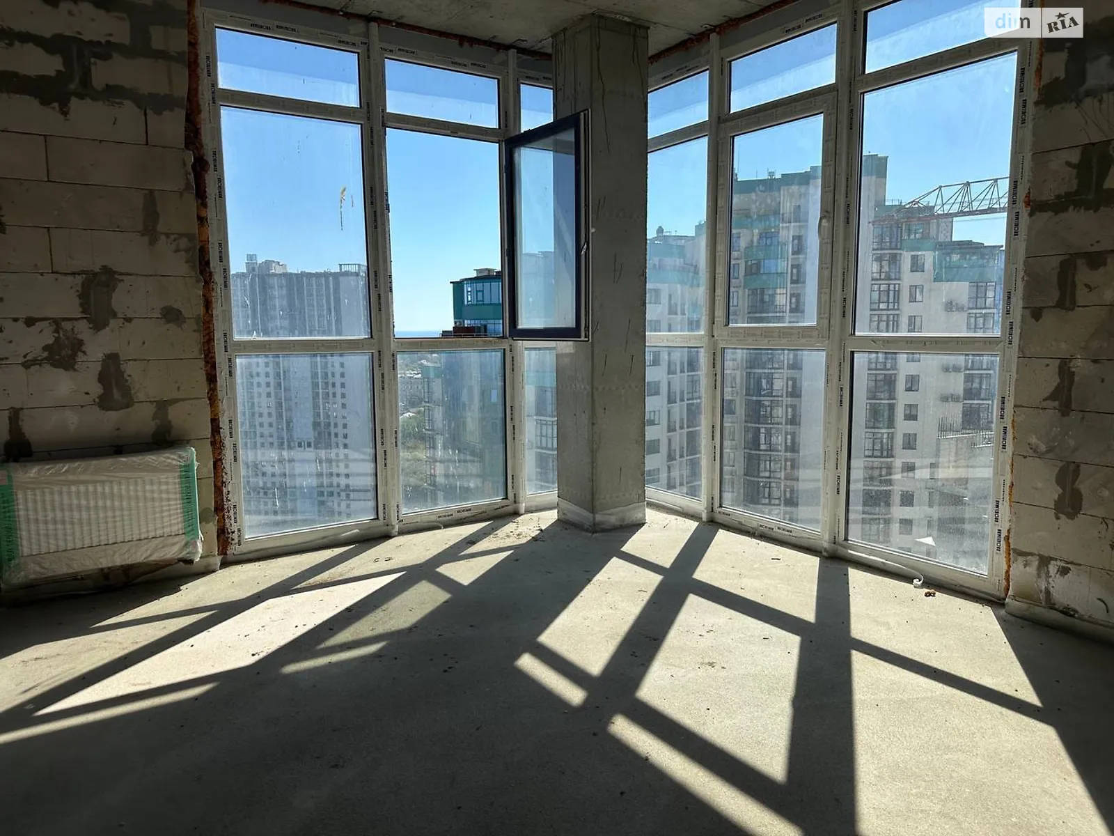 Продається 3-кімнатна квартира 85 кв. м у Одесі, Фонтанська дор. - фото 1