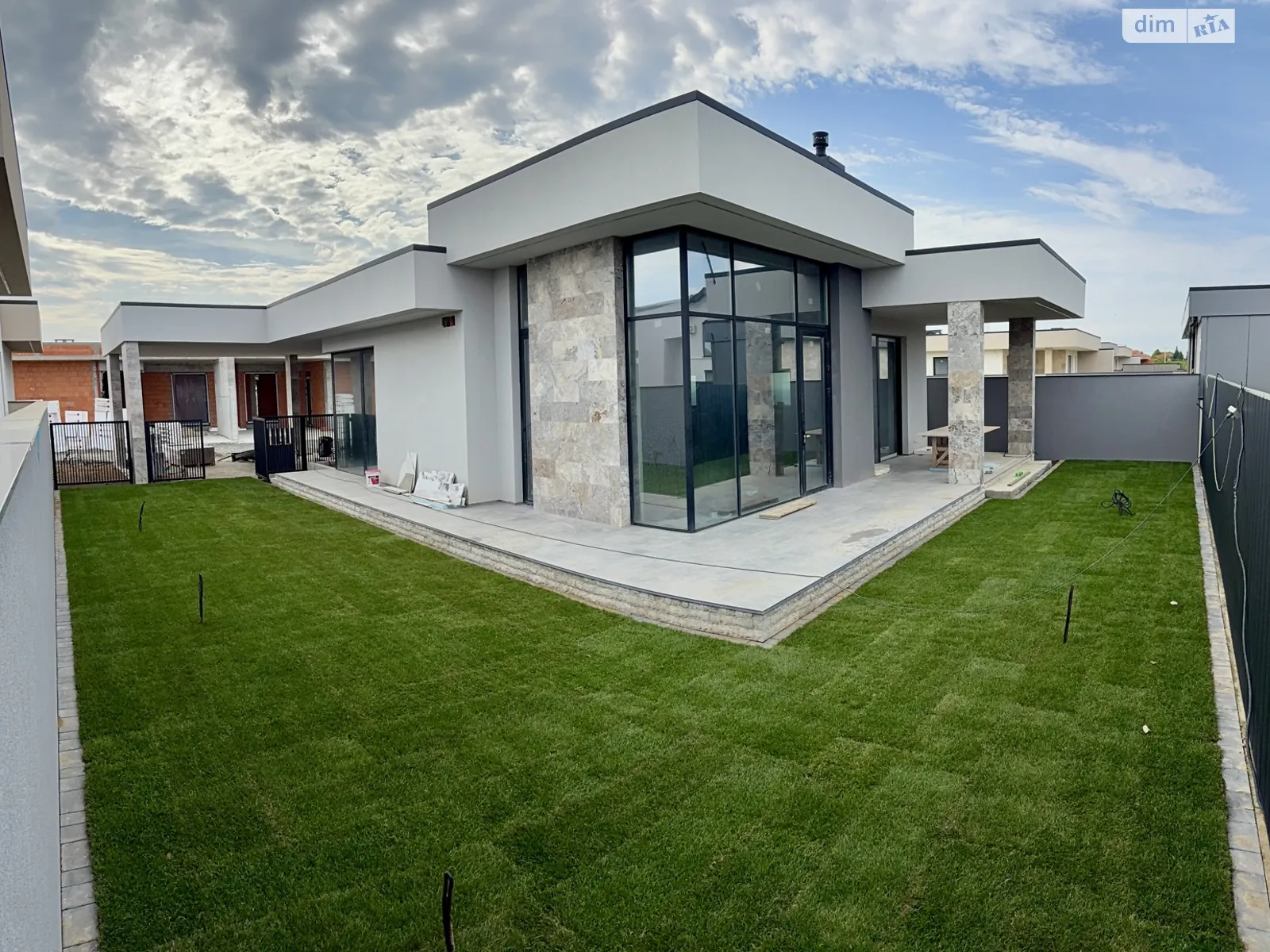 Продается одноэтажный дом 138.3 кв. м с камином, цена: 1800 $ - фото 1