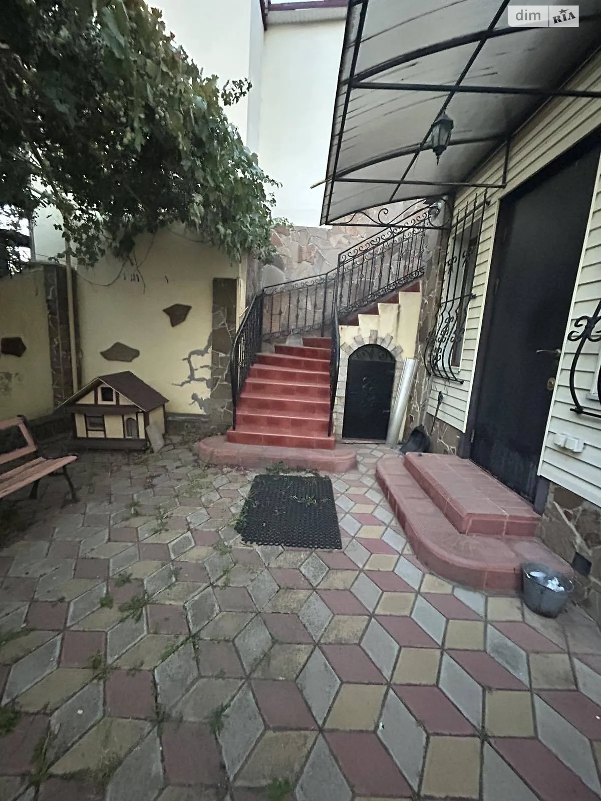 Продается дом на 2 этажа 242.7 кв. м с мансардой, цена: 130000 $ - фото 1