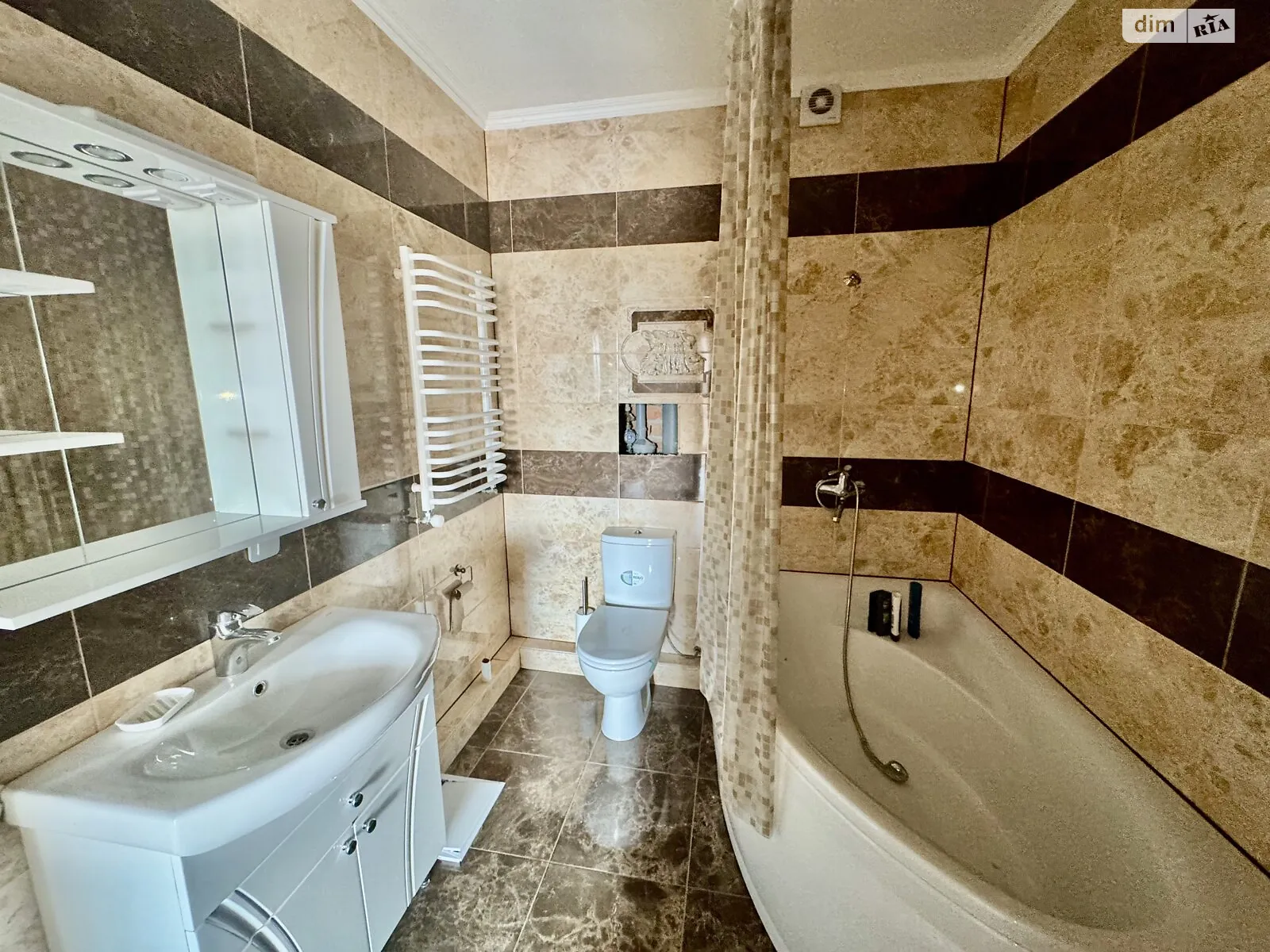 Продается 2-комнатная квартира 87.3 кв. м в Черткове, ул. Шопена - фото 1