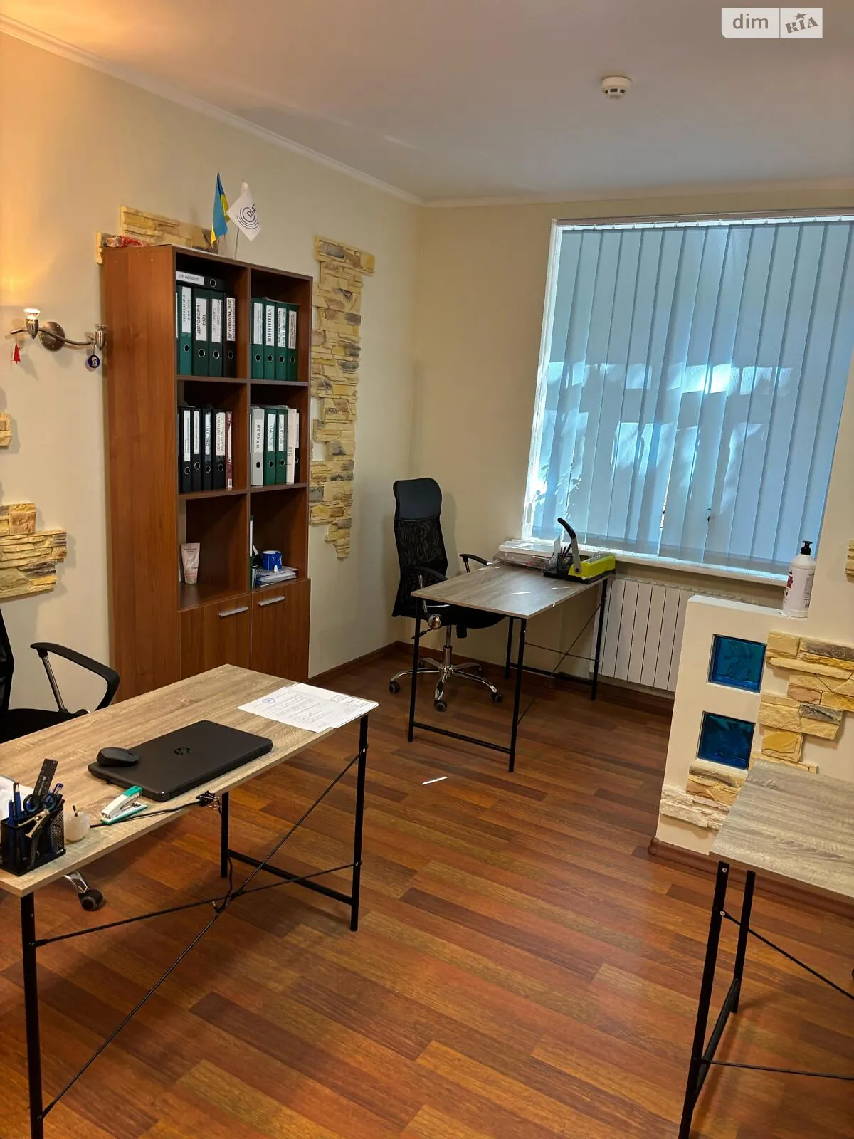 Сдается в аренду офис 63.8 кв. м в бизнес-центре, цена: 36000 грн - фото 1