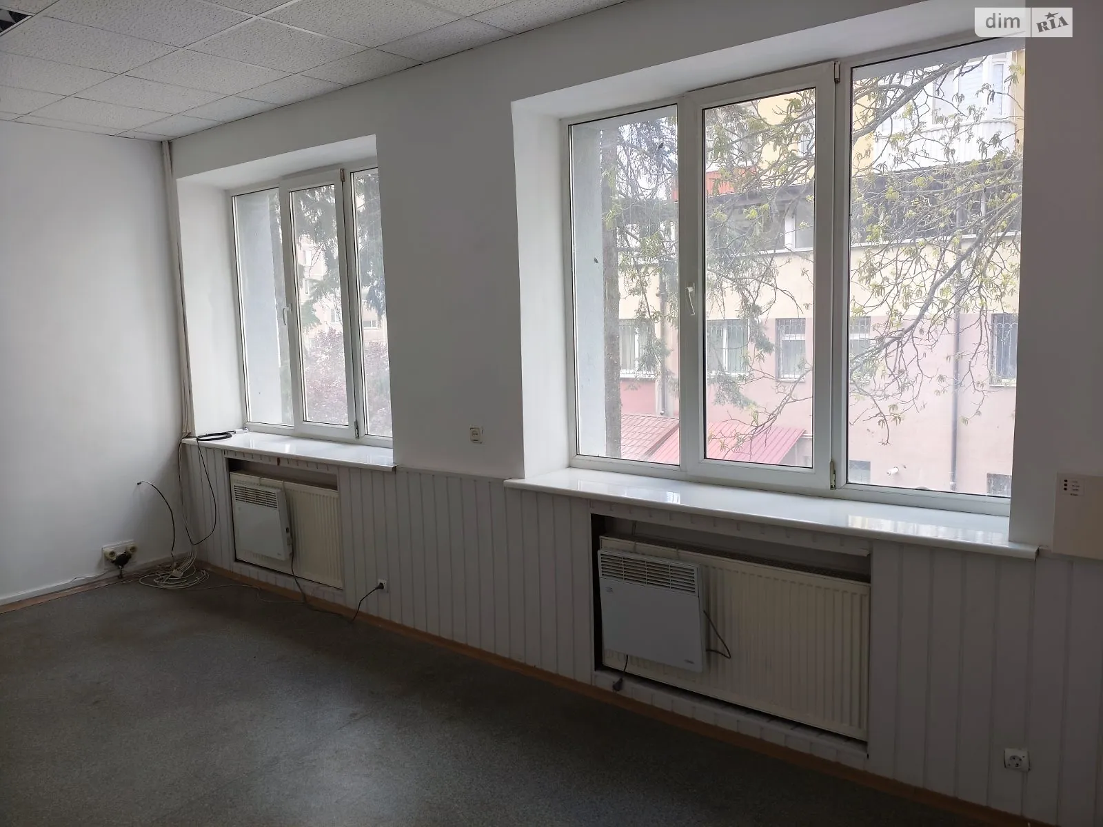 Сдается в аренду офис 44 кв. м в бизнес-центре, цена: 8800 грн - фото 1
