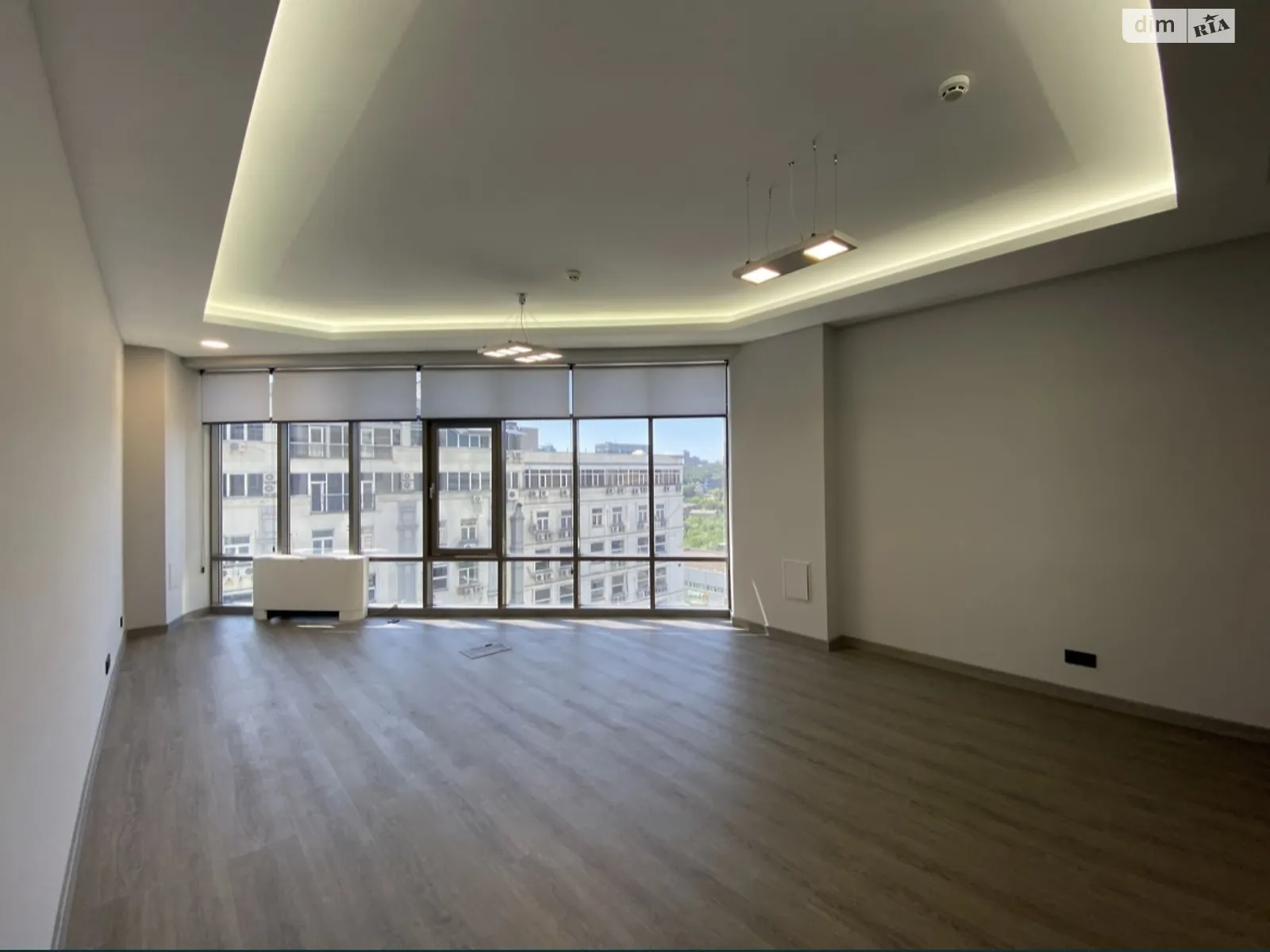 Здається в оренду офіс 182 кв. м в бізнес-центрі, цена: 3500 $ - фото 1