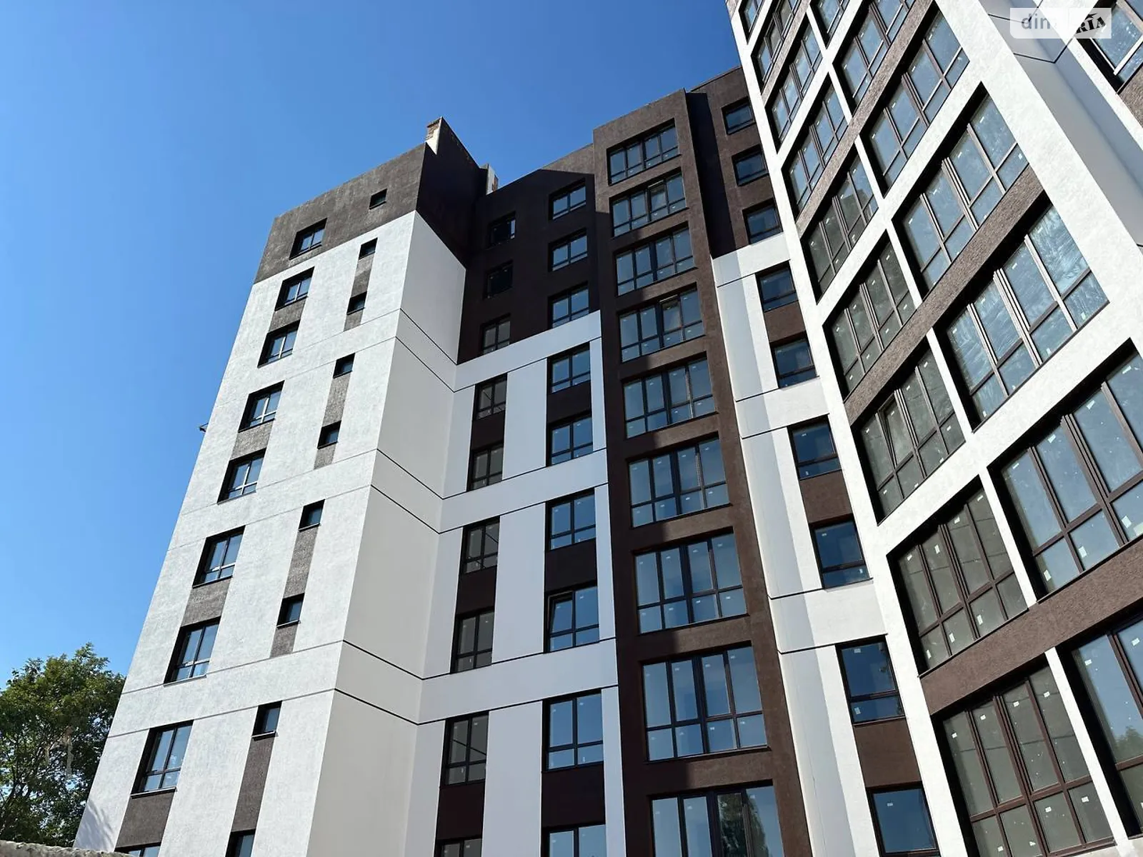 Продается 1-комнатная квартира 39 кв. м в Ивано-Франковске, ул. Ленкавского, 126 - фото 1