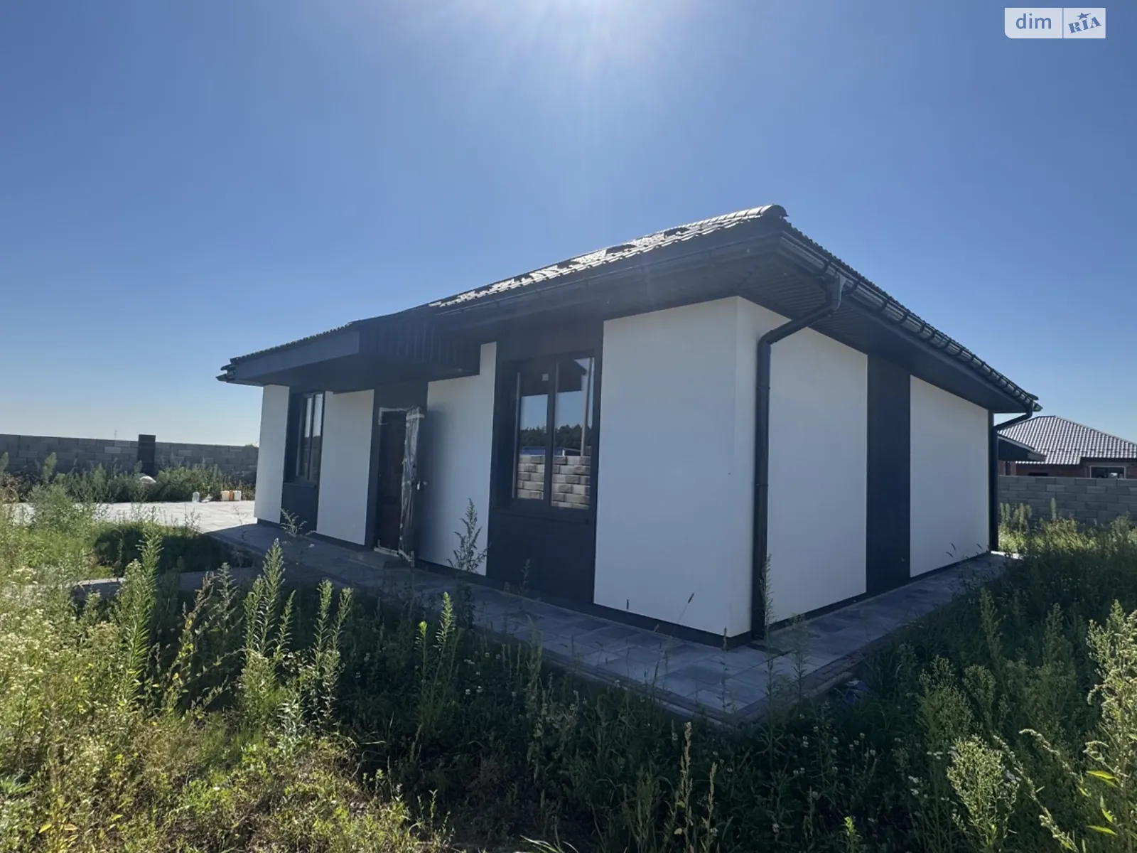 Продается одноэтажный дом 90 кв. м с гаражом, цена: 71990 $ - фото 1