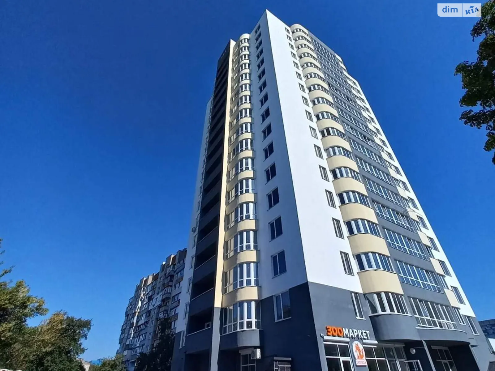 Продається 3-кімнатна квартира 78.5 кв. м у Черкасах, вул. Митницька, 42 - фото 1