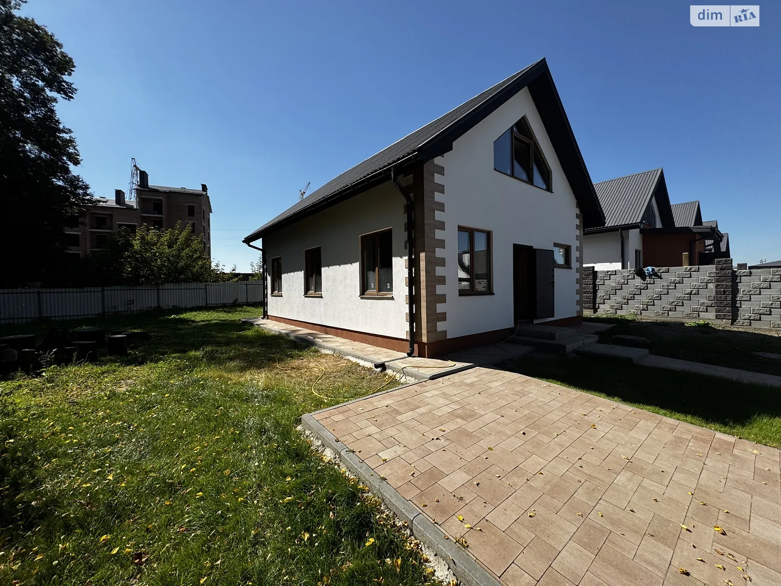 Продается дом на 2 этажа 120 кв. м с террасой, цена: 70000 $ - фото 1