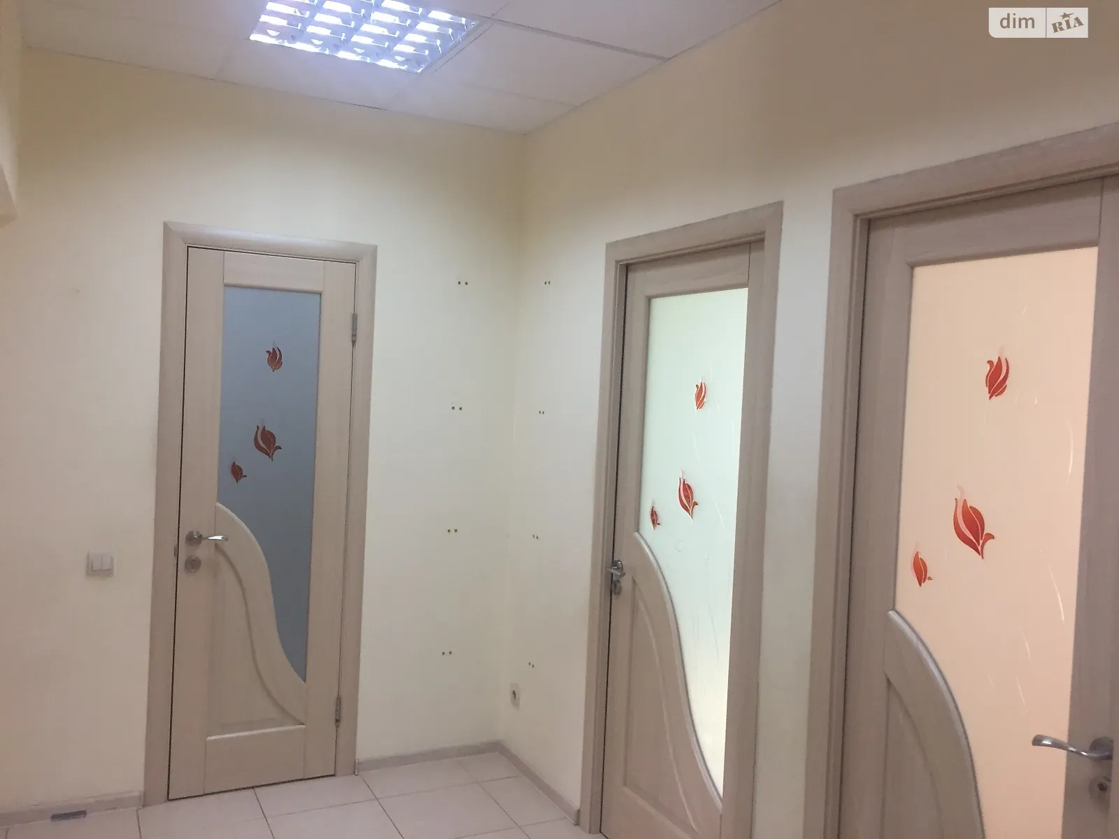 Сдается в аренду офис 57 кв. м в бизнес-центре, цена: 15000 грн - фото 1