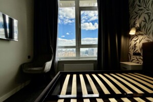 Продаж квартири, Київ, р‑н. Паньківщина, ст.м. Університет, Жилянська вулиця, буд. 68