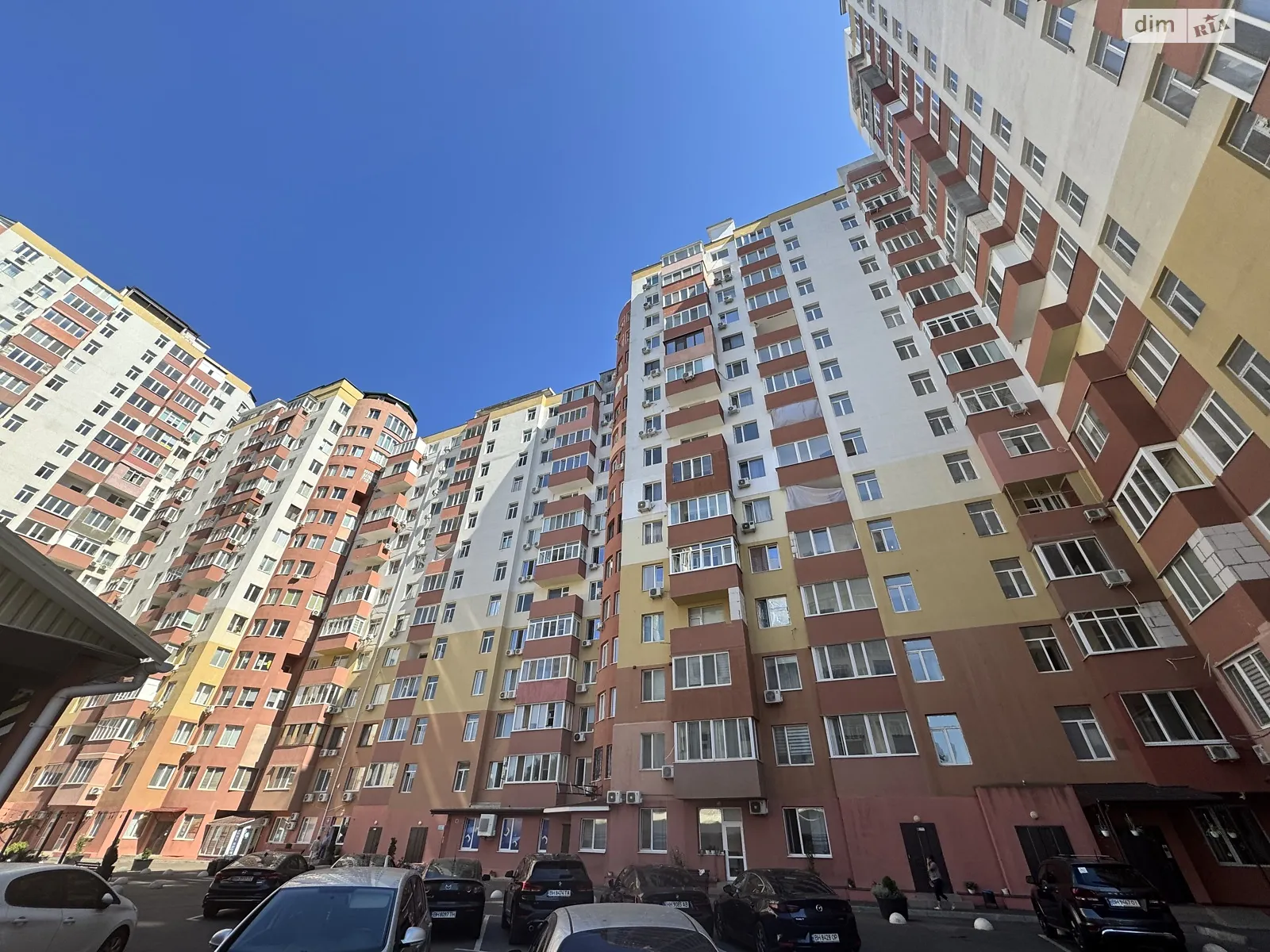 Продається 1-кімнатна квартира 50 кв. м у Одесі, вул. Педагогічна - фото 1