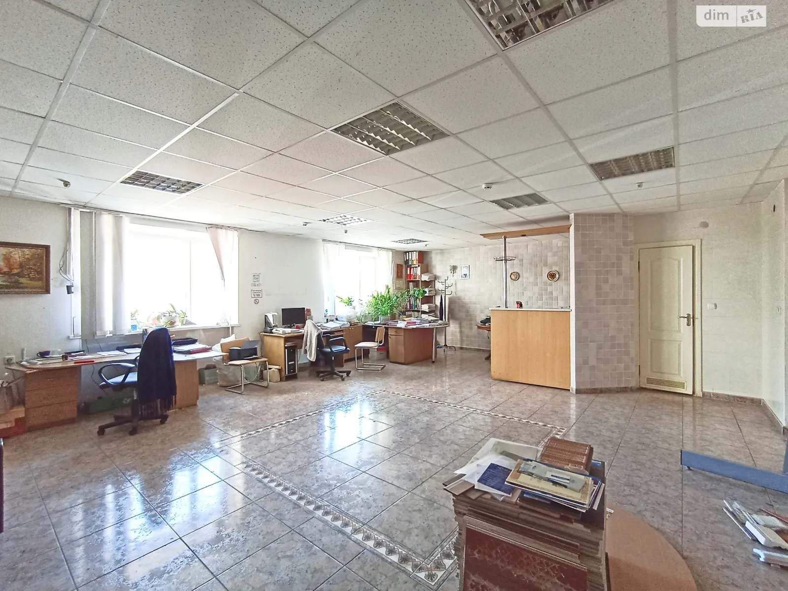 Продається офіс 198 кв. м в бізнес-центрі, цена: 198000 $ - фото 1