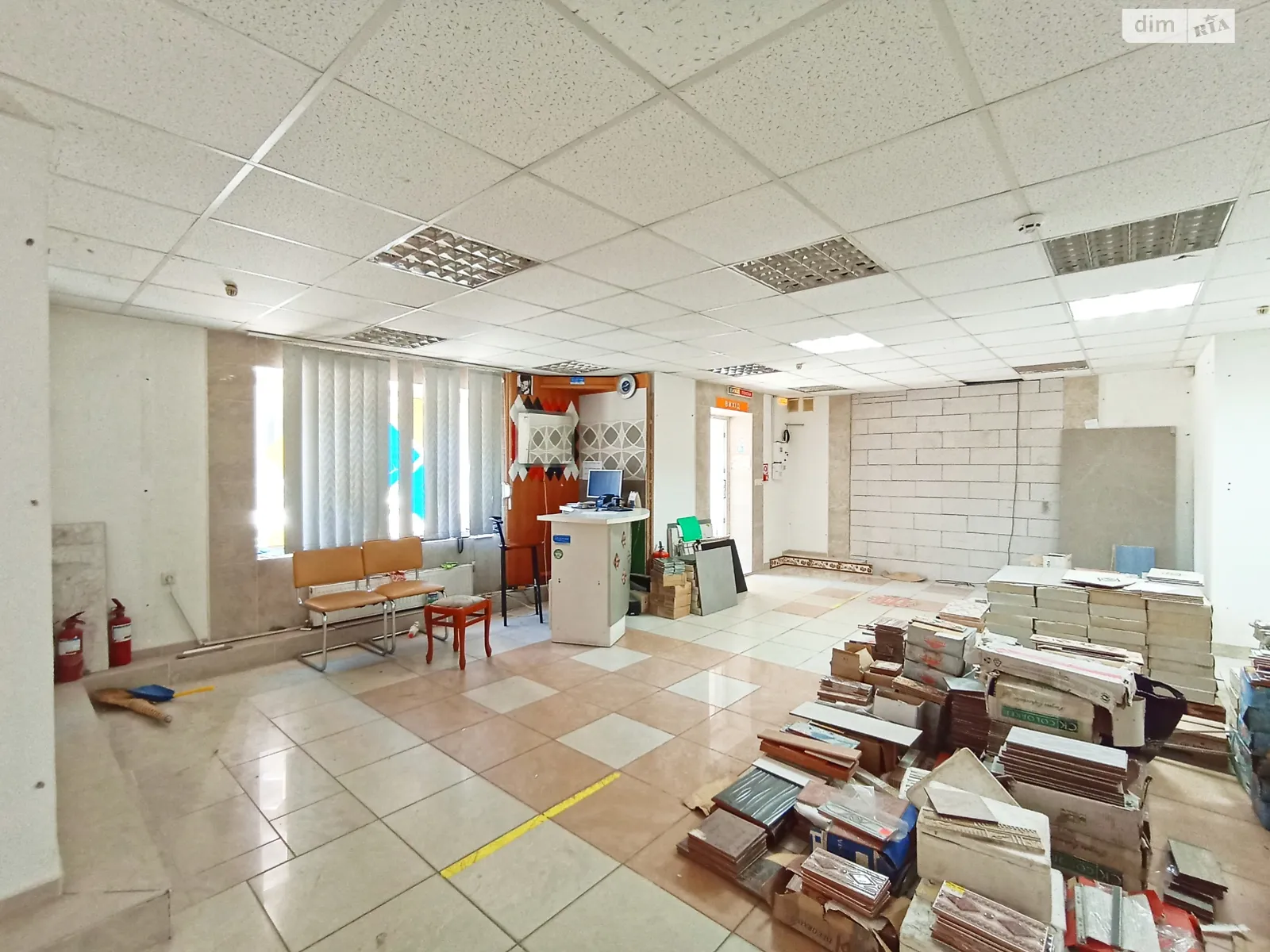 Продається офіс 185 кв. м в бізнес-центрі, цена: 185000 $ - фото 1