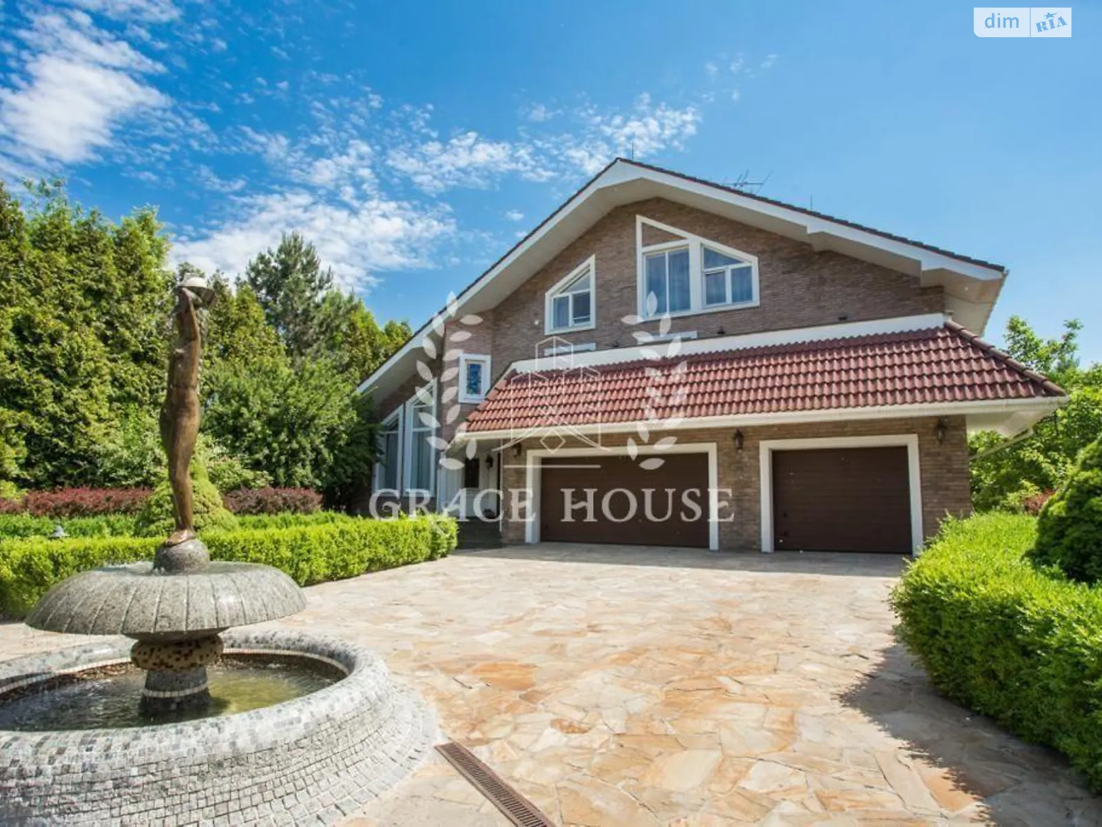 Продается дом на 3 этажа 700 кв. м с балконом, цена: 1600000 $ - фото 1