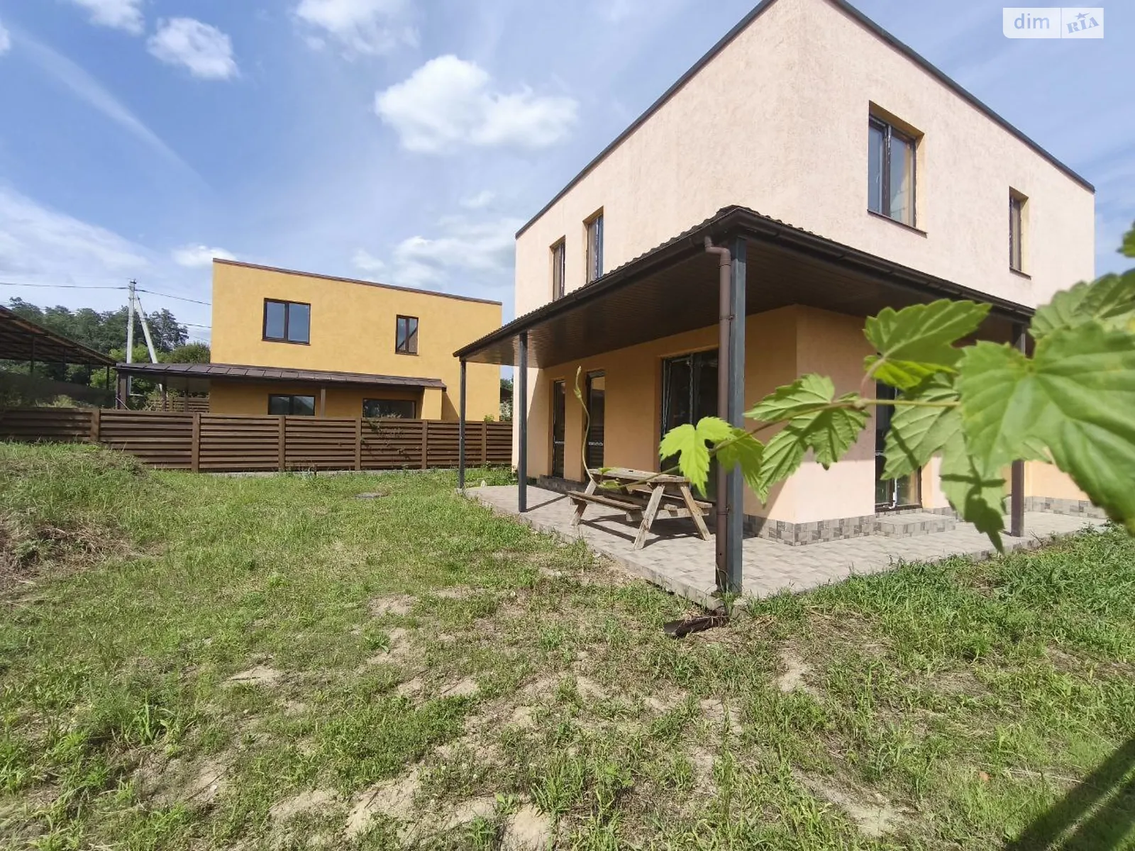 Продается дом на 2 этажа 136.2 кв. м с балконом, цена: 95000 $ - фото 1