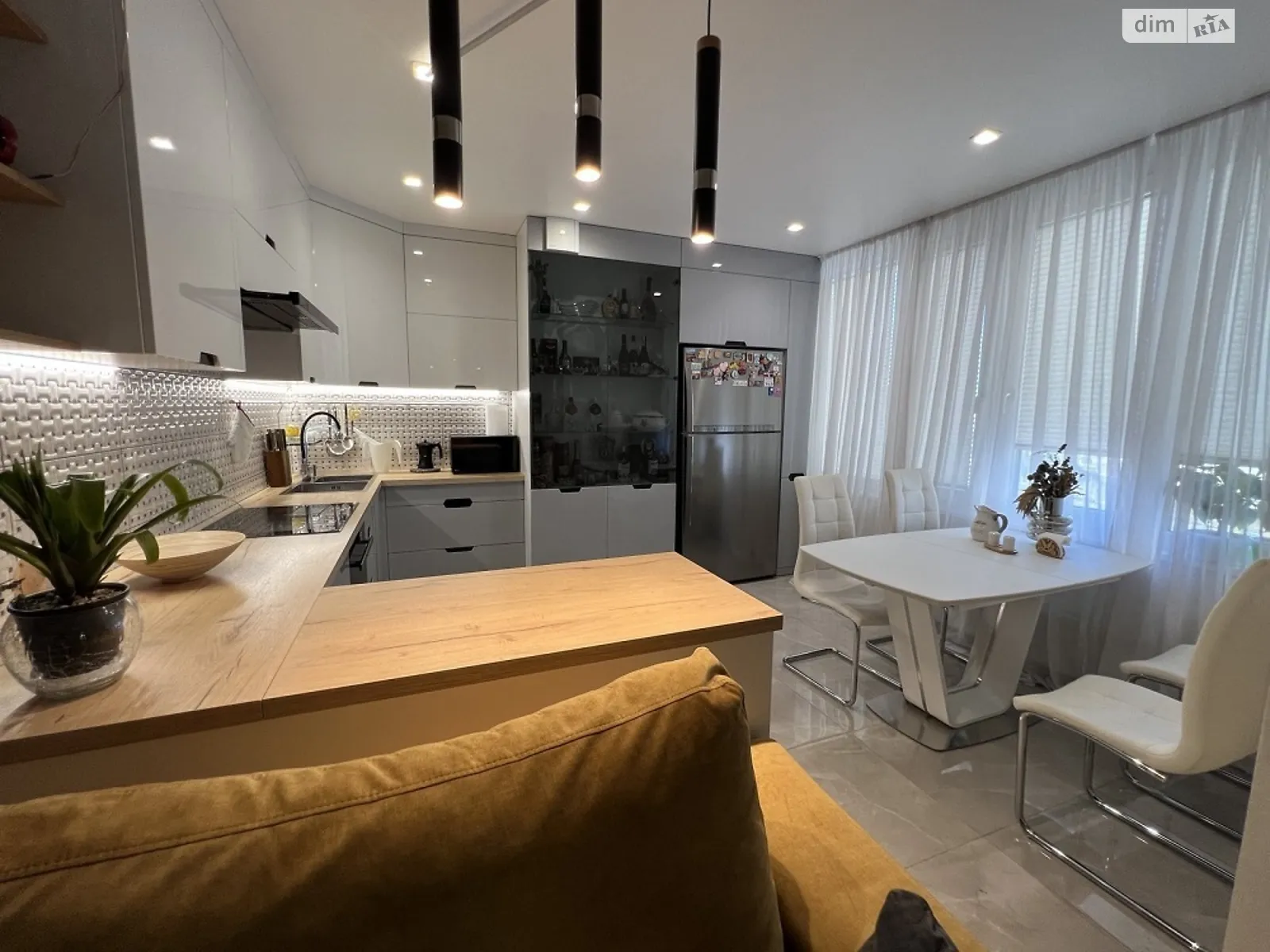 Продается 2-комнатная квартира 76 кв. м в Киеве, ул. Каховская, 62 - фото 1