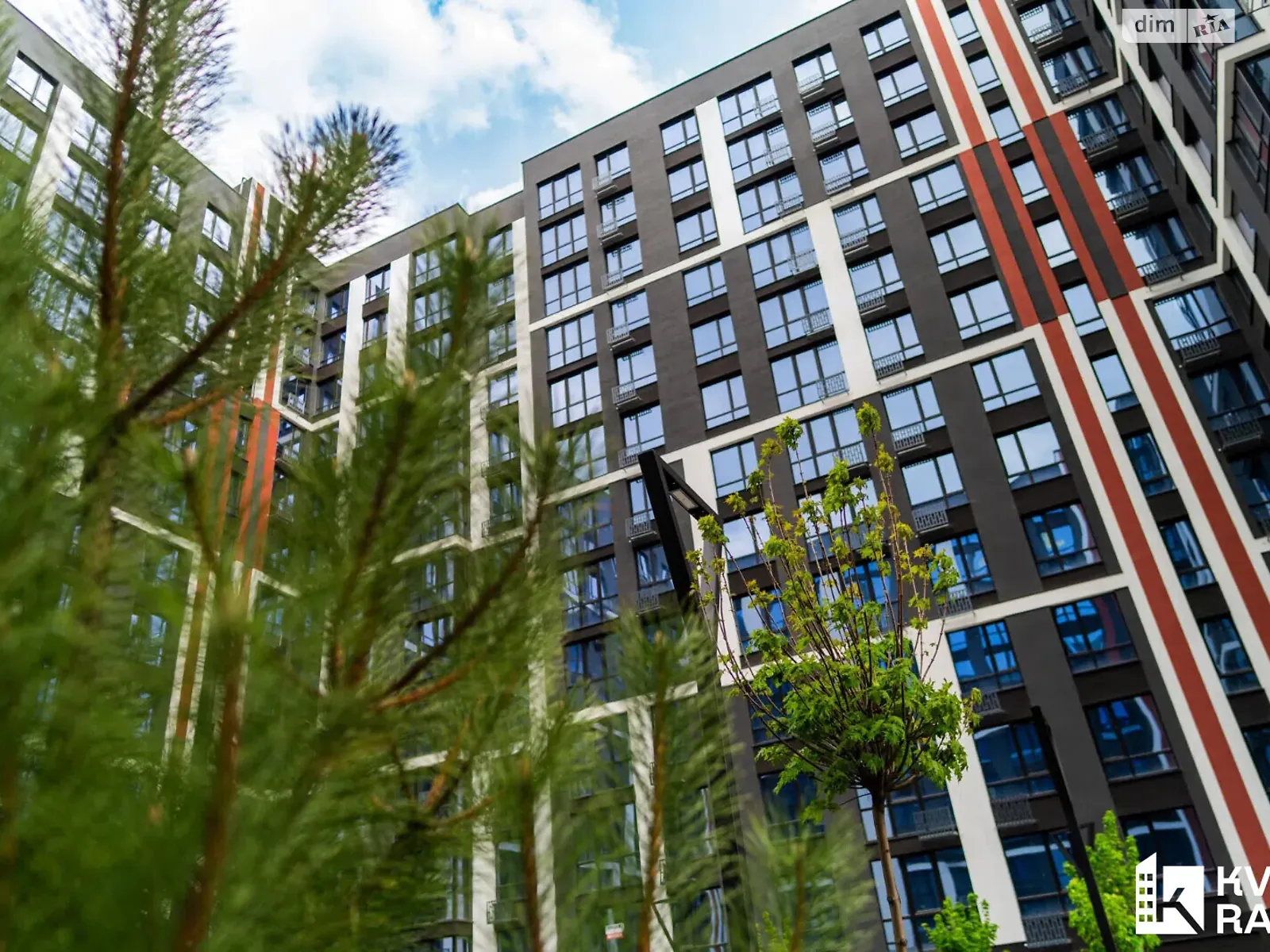 Продается 1-комнатная квартира 44 кв. м в Ивано-Франковске, ул. Хмельницкого Богдана - фото 1