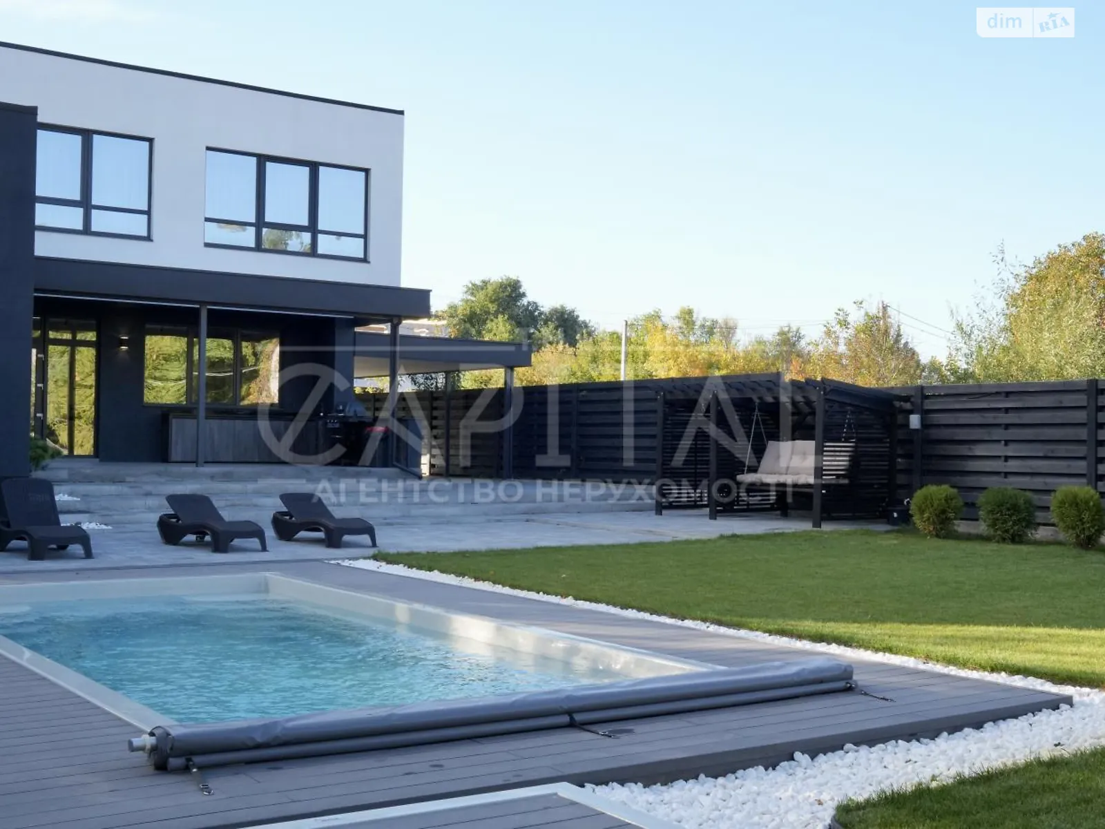 Продається будинок 2 поверховий 300 кв. м з гаражем, цена: 750000 $ - фото 1