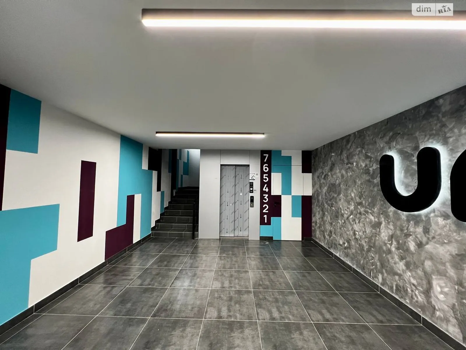 Продается 1-комнатная квартира 51.8 кв. м в Ивано-Франковске, ул. Бандеры Степана, 79 - фото 1