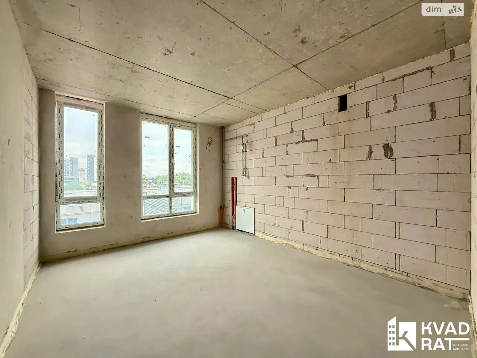 Продается 1-комнатная квартира 40.3 кв. м в Ивано-Франковске, ул. Надречная - фото 1