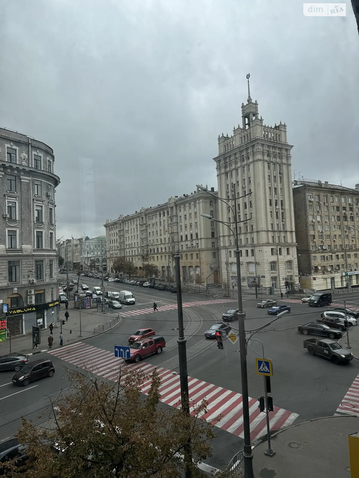 Продается 3-комнатная квартира 132 кв. м в Харькове, Павловский майд., 10 - фото 1