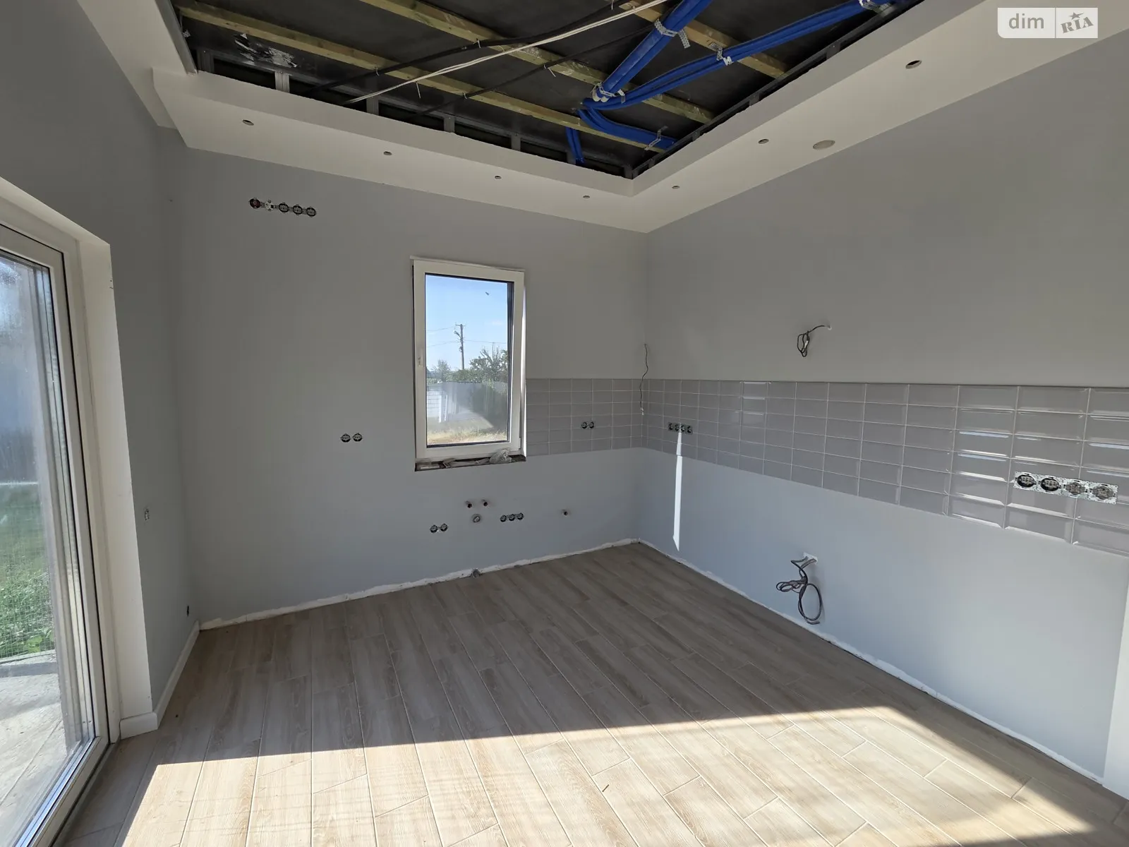 Продается дом на 2 этажа 168.9 кв. м с подвалом, цена: 79999 $ - фото 1