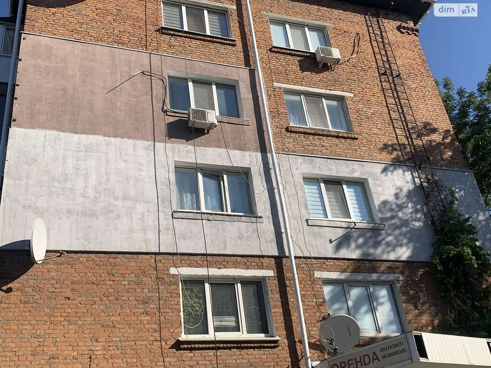 Продается 3-комнатная квартира 52 кв. м в Баре, ул. В. Комарова, 1 - фото 1