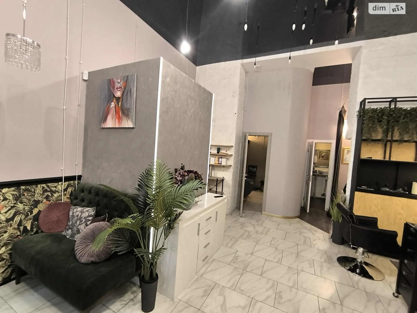 Продается помещения свободного назначения 42 кв. м в 4-этажном здании, цена: 80000 $ - фото 1