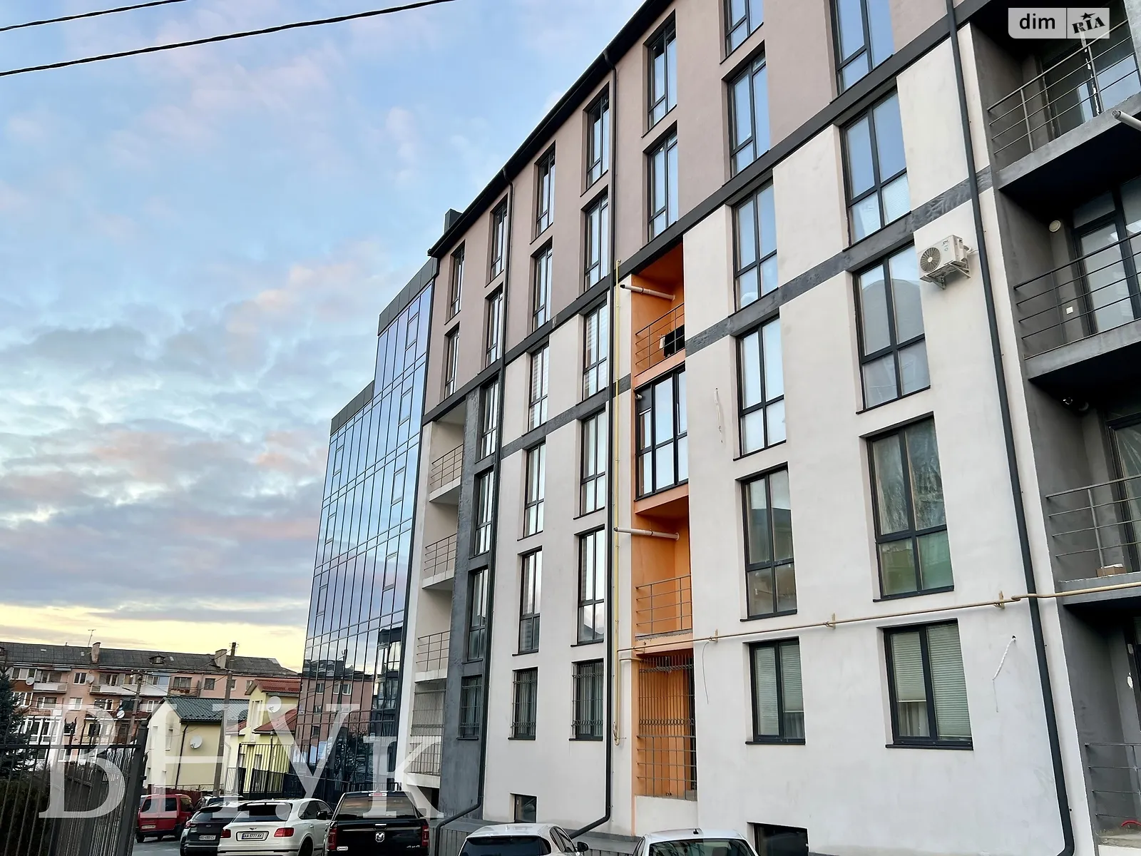 2-комнатная квартира 75 кв. м в Тернополе, ул. Петриковская - фото 1